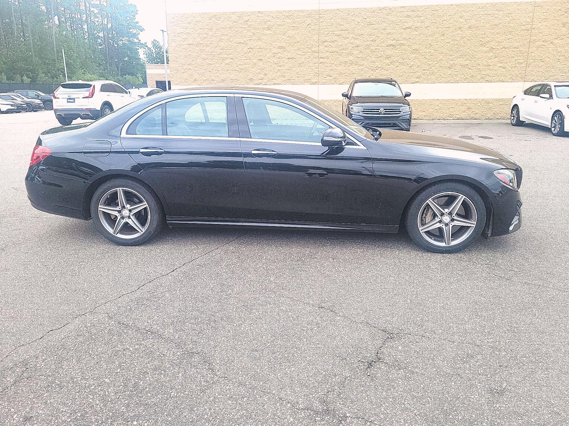 Thumbnail: 2017 Mercedes-Benz E-Class - 4