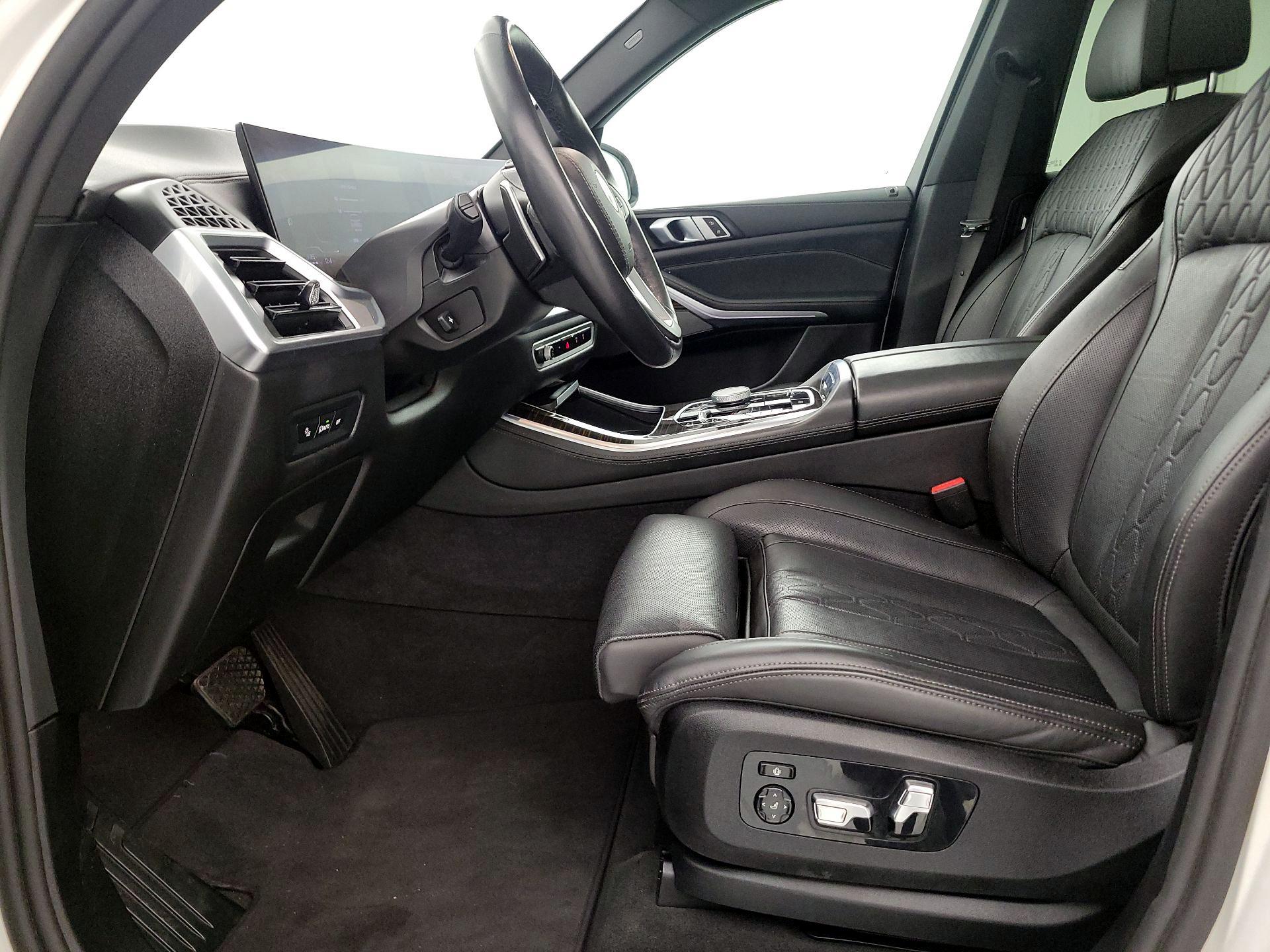 Thumbnail: 2025 BMW X5 - 11