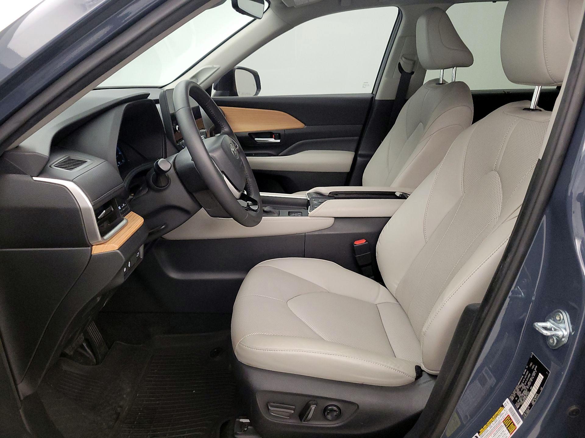 Thumbnail: 2024 Toyota Grand Highlander - 11