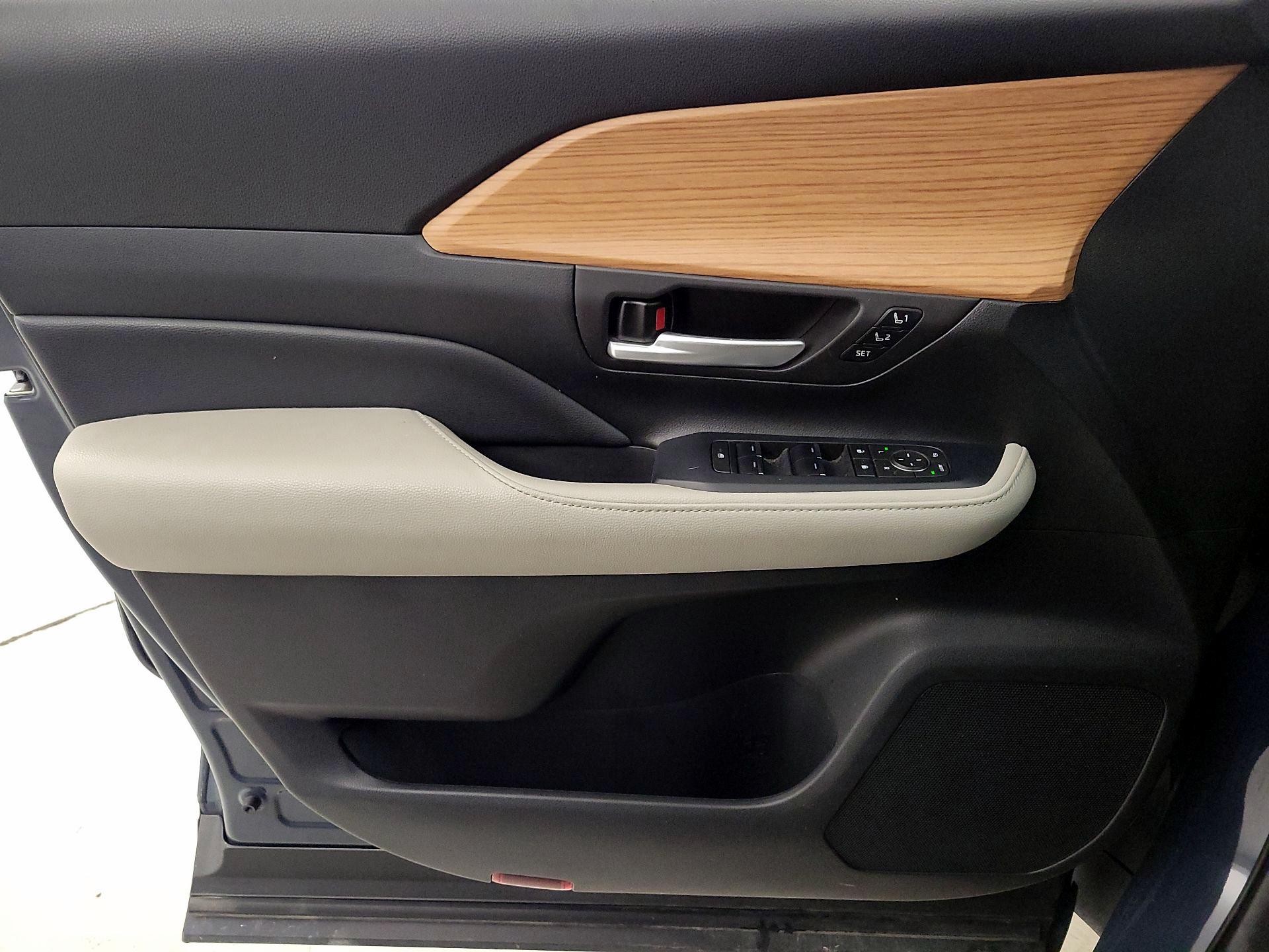 Thumbnail: 2024 Toyota Grand Highlander - 12