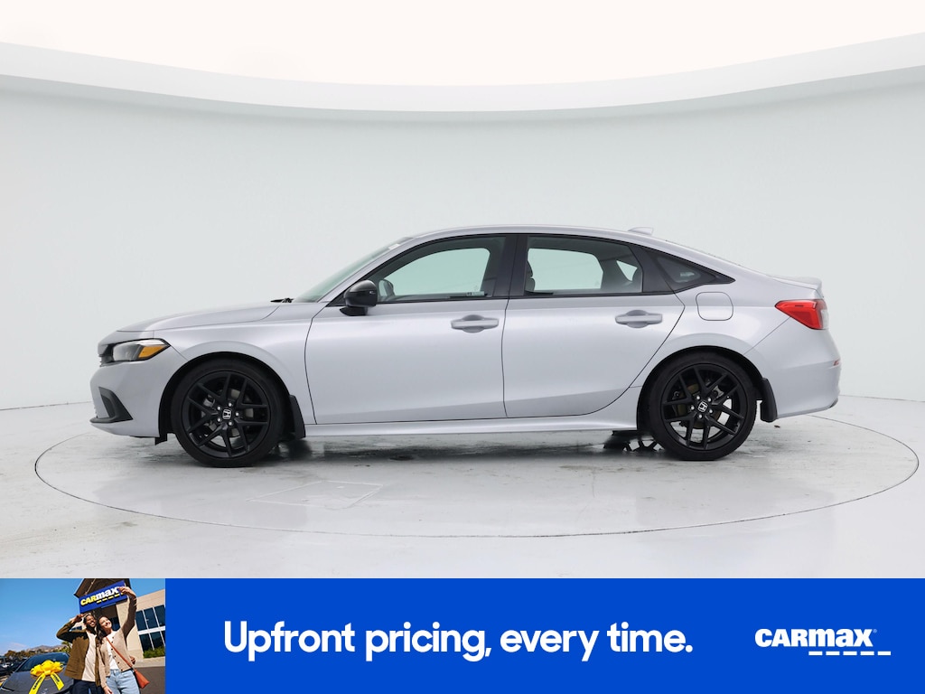 View vehicle photo 3