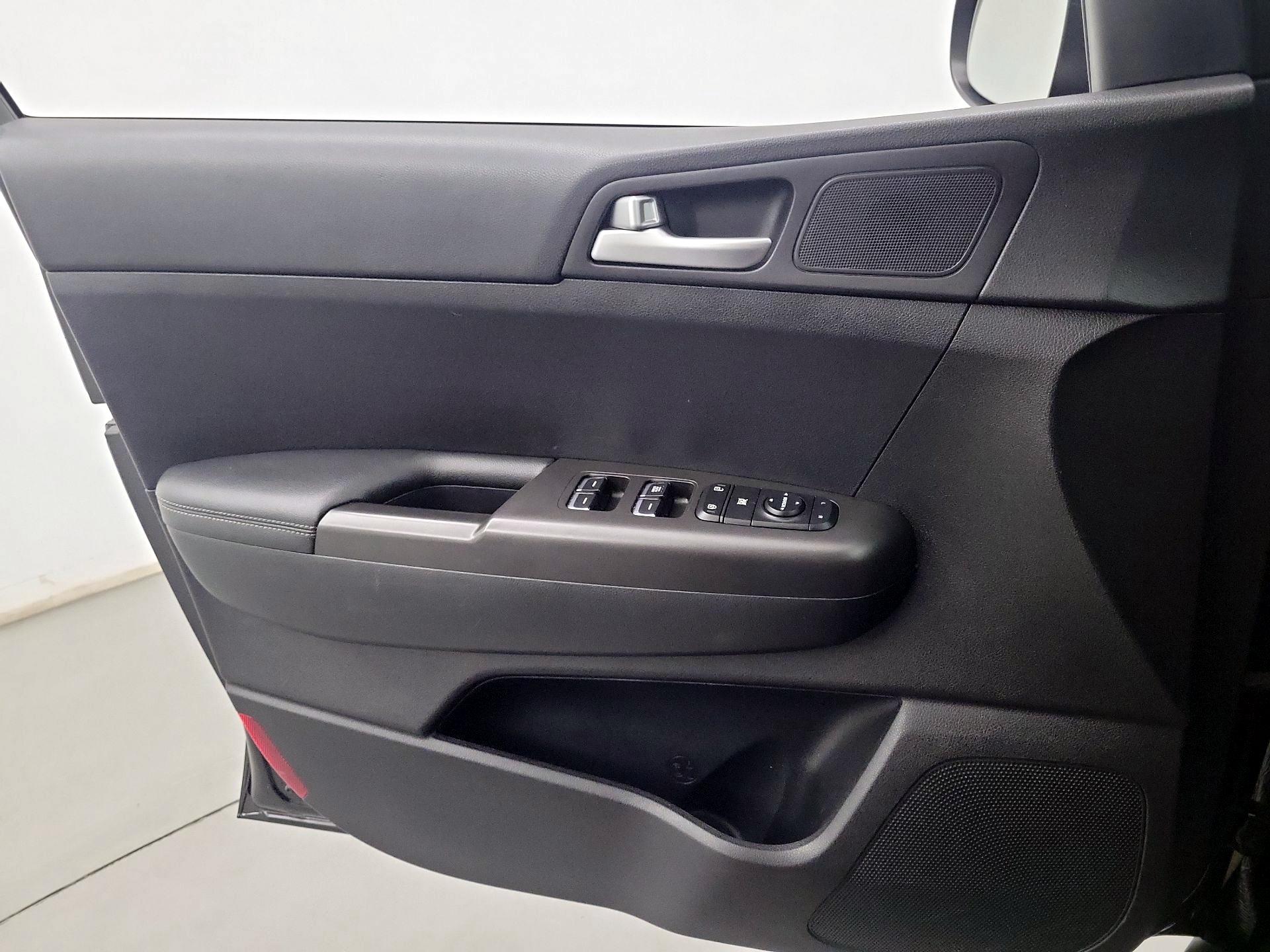 Thumbnail: 2018 Kia Sportage - 12