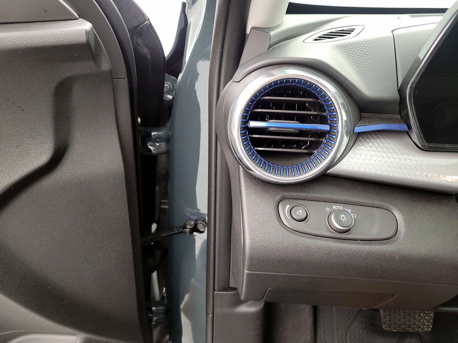 Thumbnail: 2025 Chevrolet Trax - 13