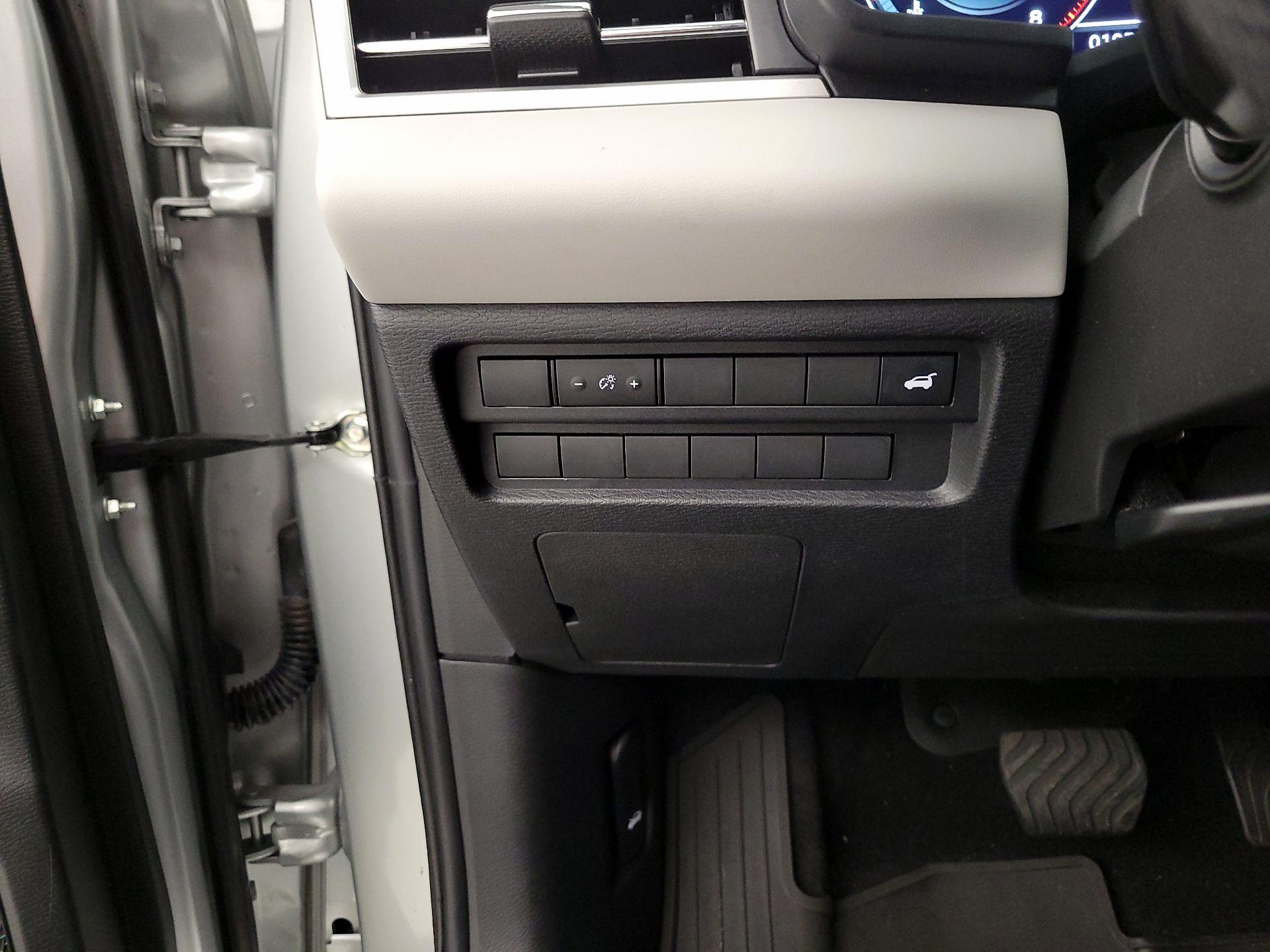 Thumbnail: 2024 Mitsubishi Outlander - 13