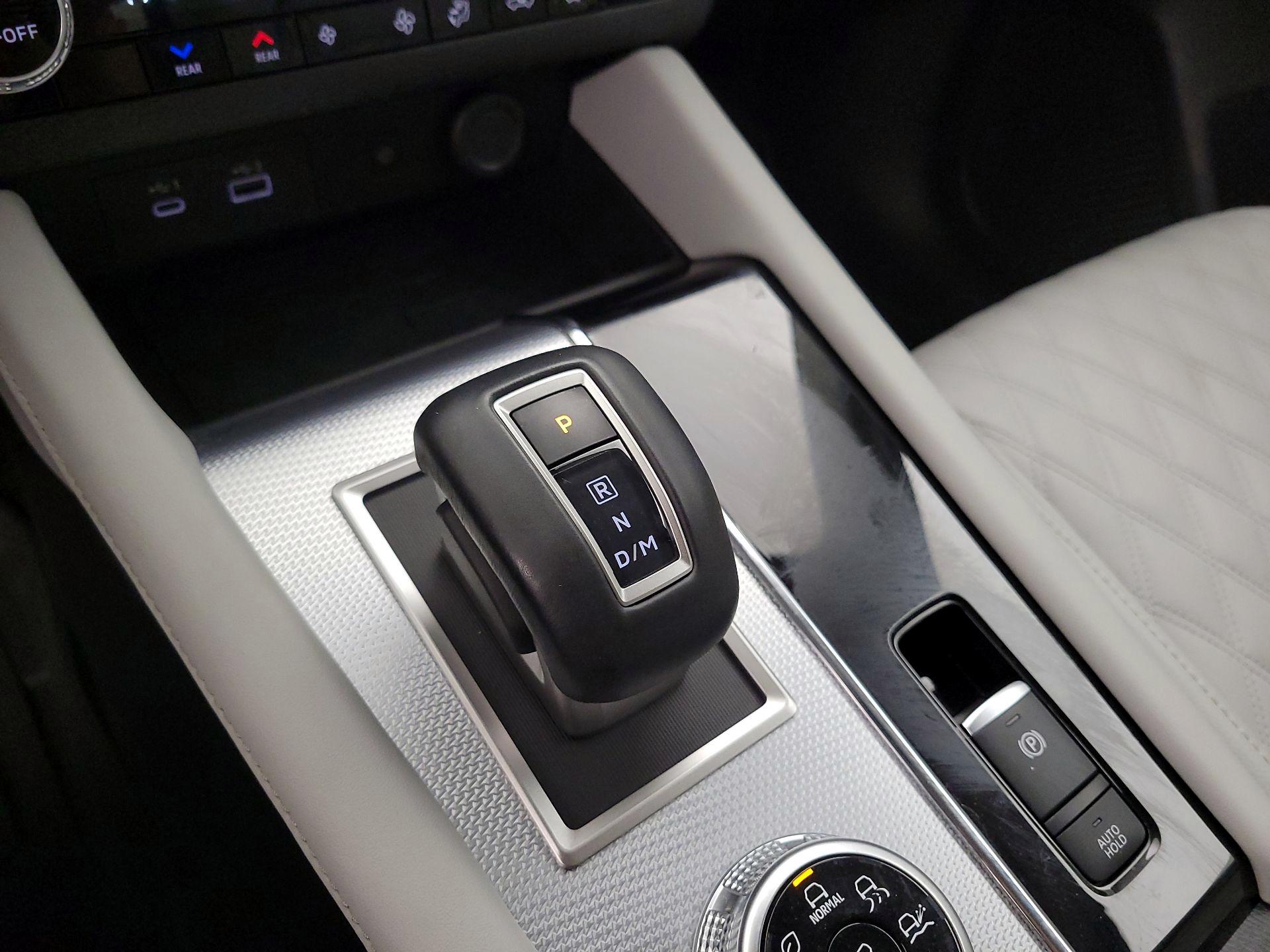 Thumbnail: 2024 Mitsubishi Outlander - 17