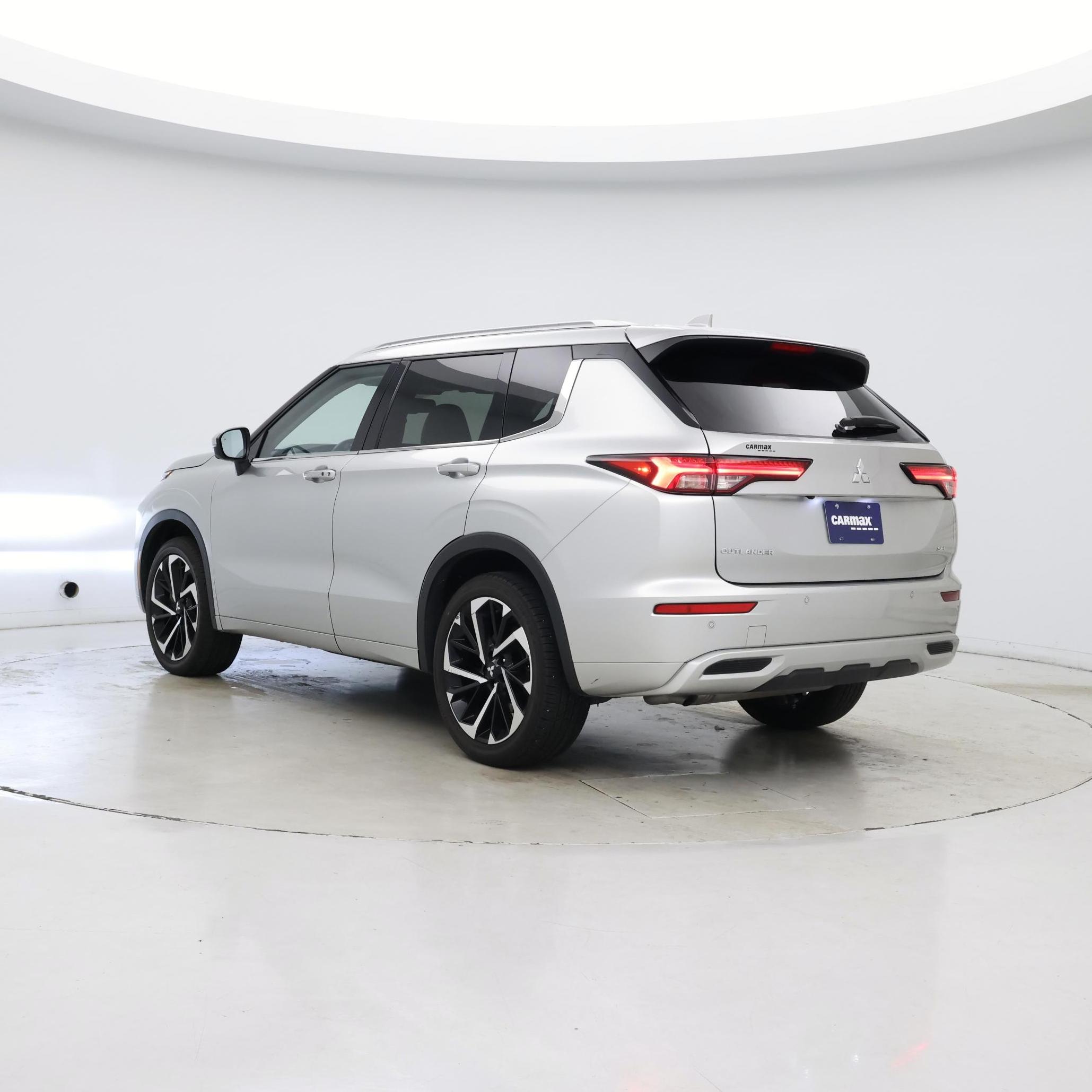 Thumbnail: 2024 Mitsubishi Outlander - 2