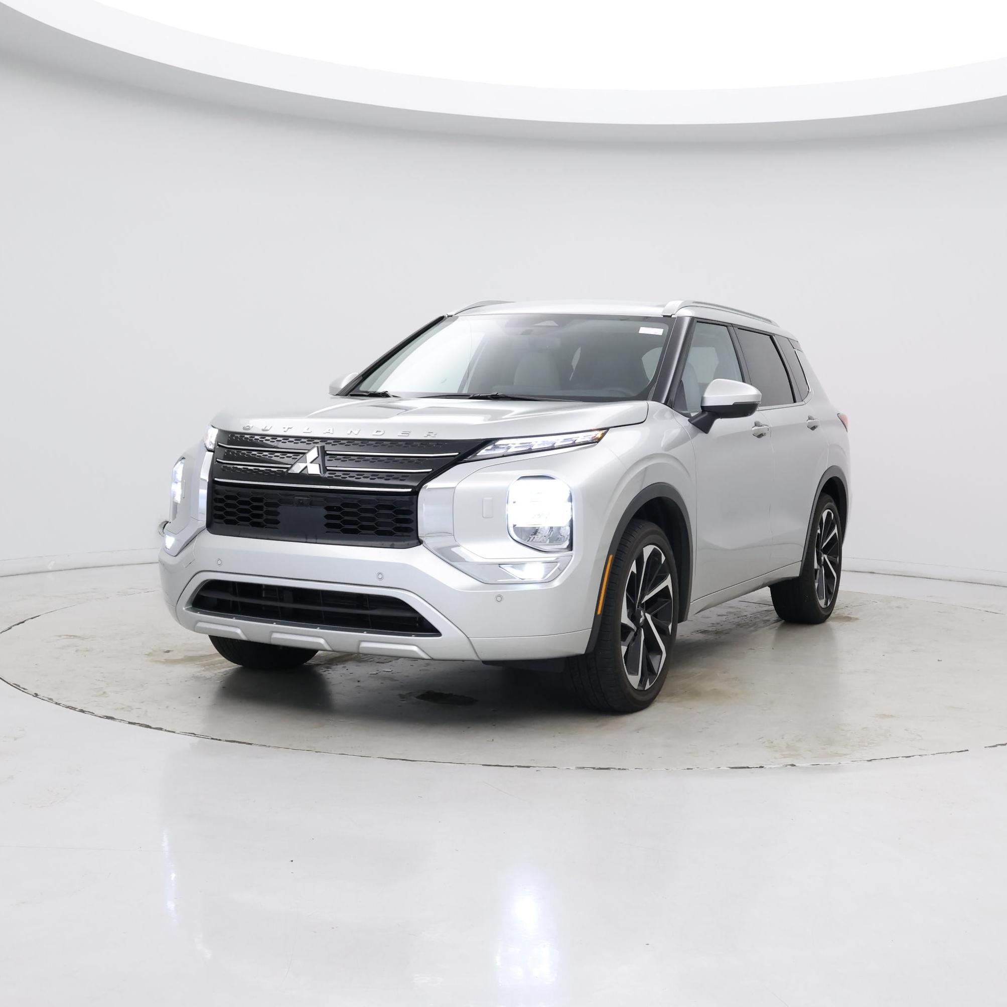 Thumbnail: 2024 Mitsubishi Outlander - 4