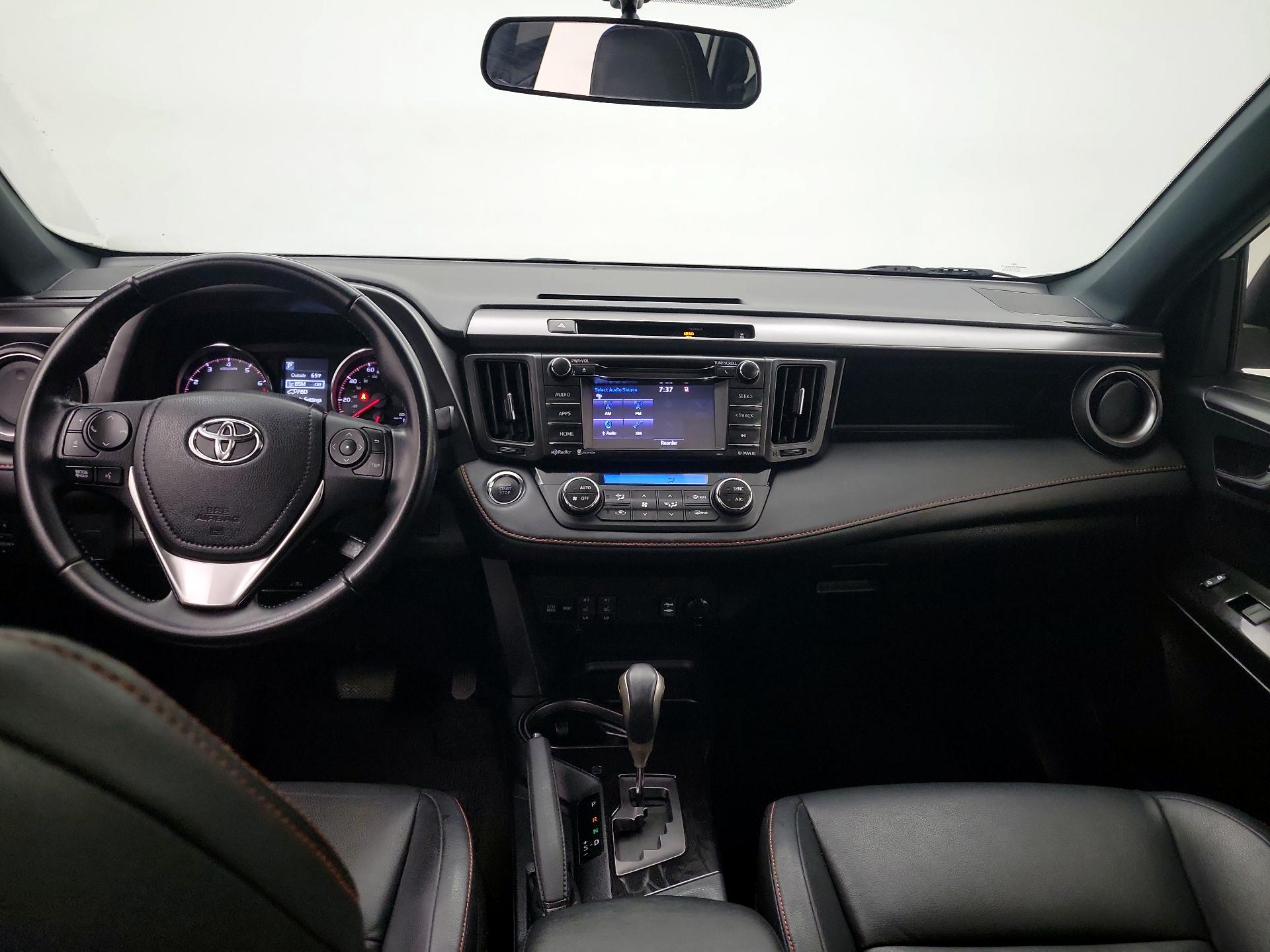 Thumbnail: 2016 Toyota RAV4 - 9