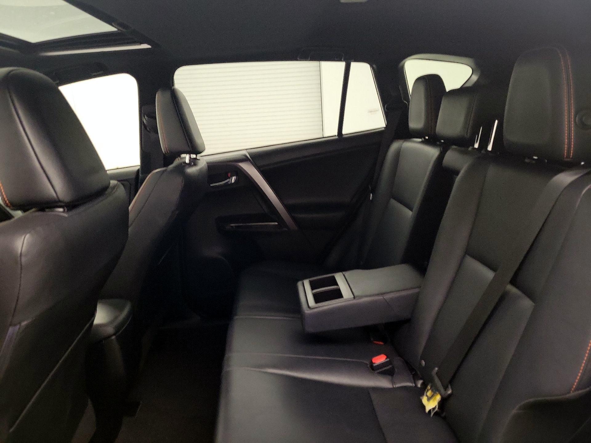 Thumbnail: 2016 Toyota RAV4 - 20