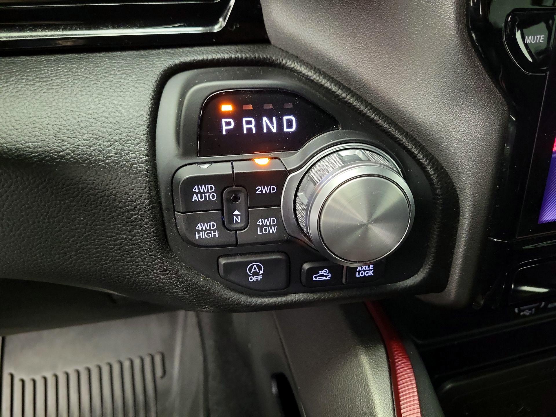 Thumbnail: 2025 RAM 1500 - 18