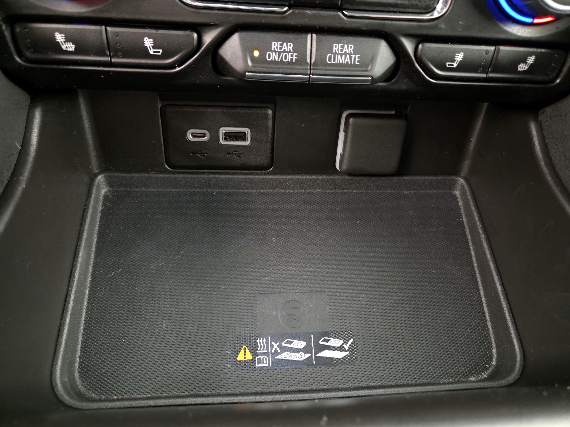 Thumbnail: 2022 Chevrolet Suburban - 18