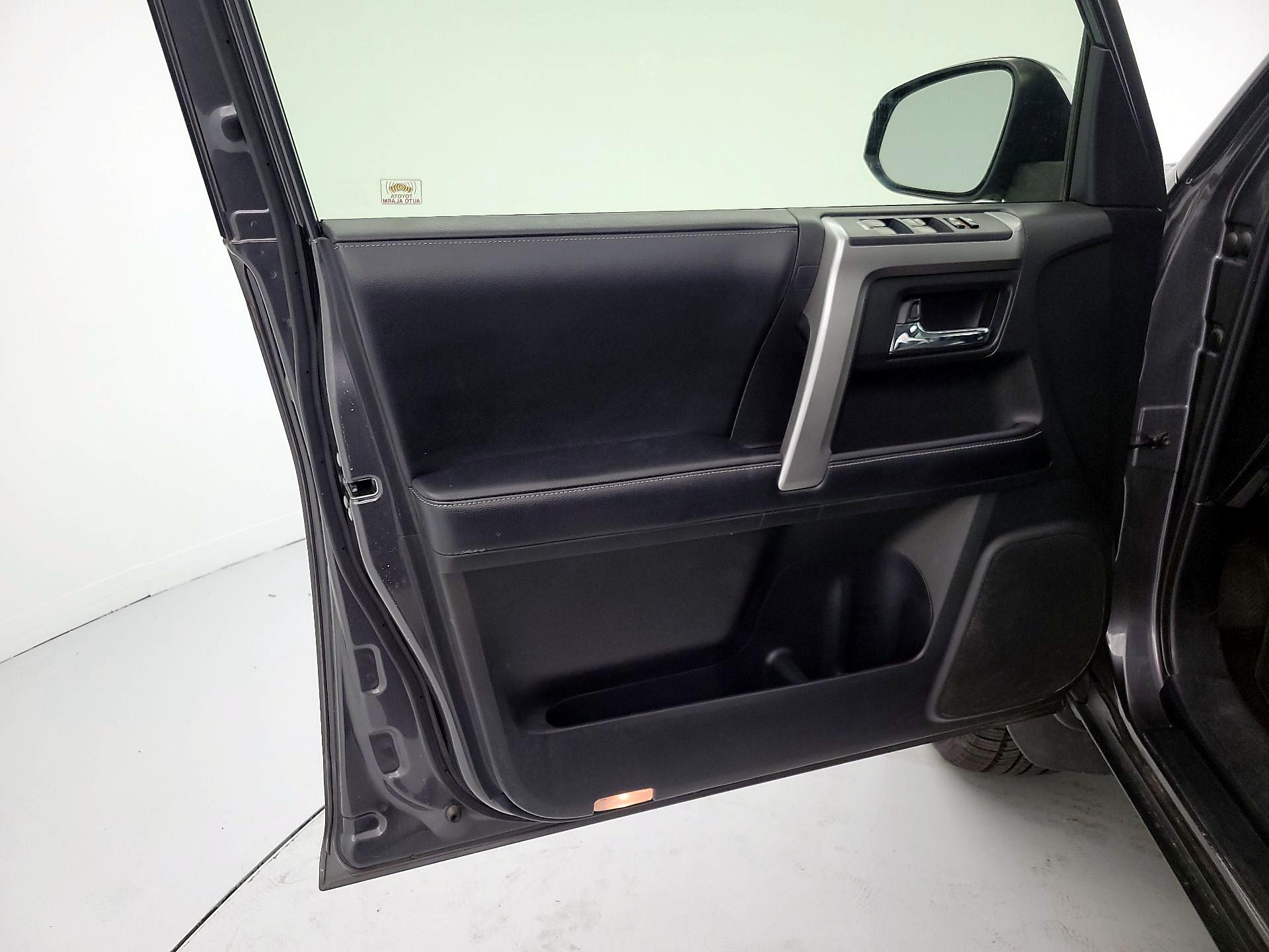 Thumbnail: 2018 Toyota 4Runner - 12