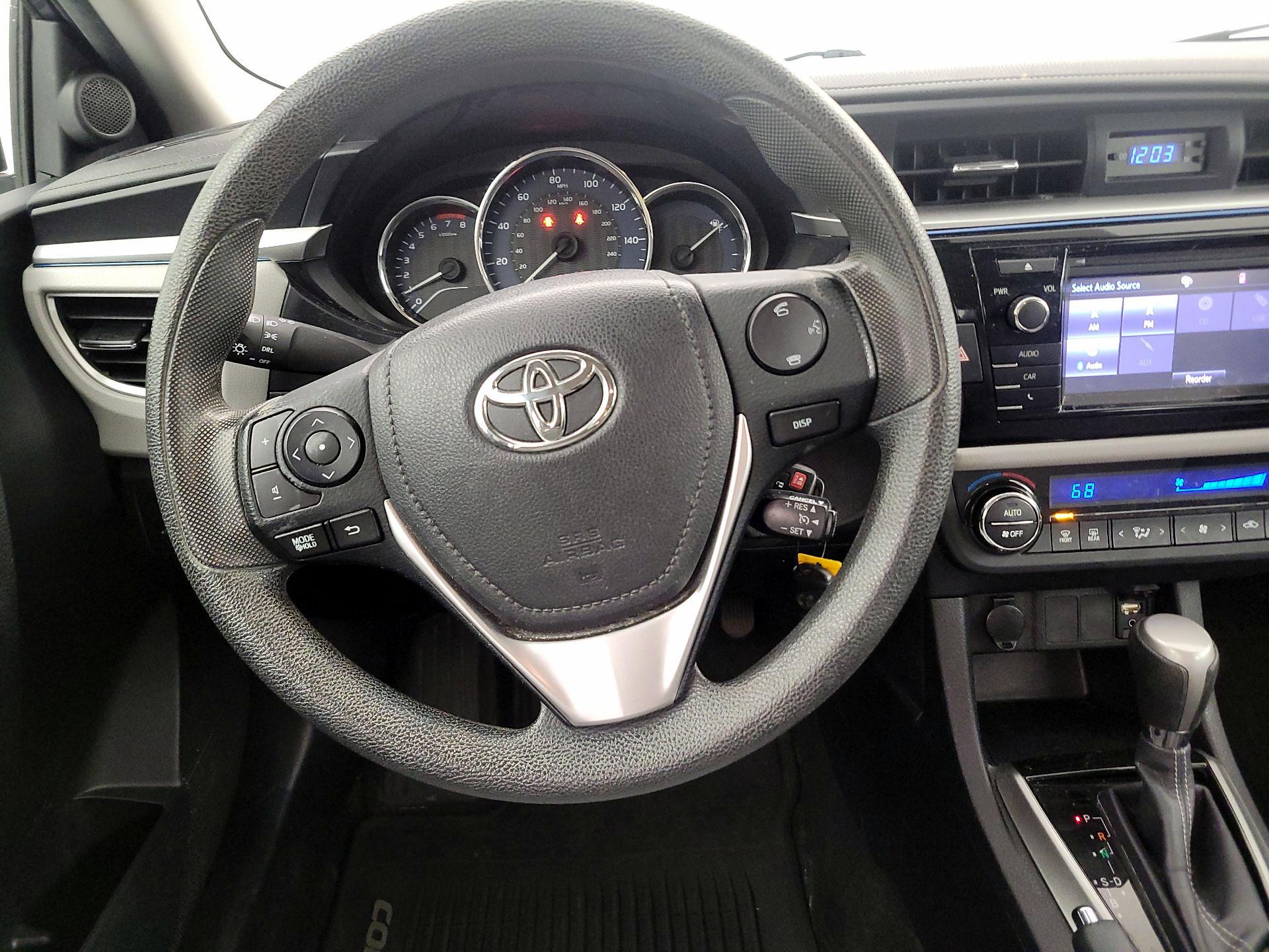 Thumbnail: 2015 Toyota Corolla - 10