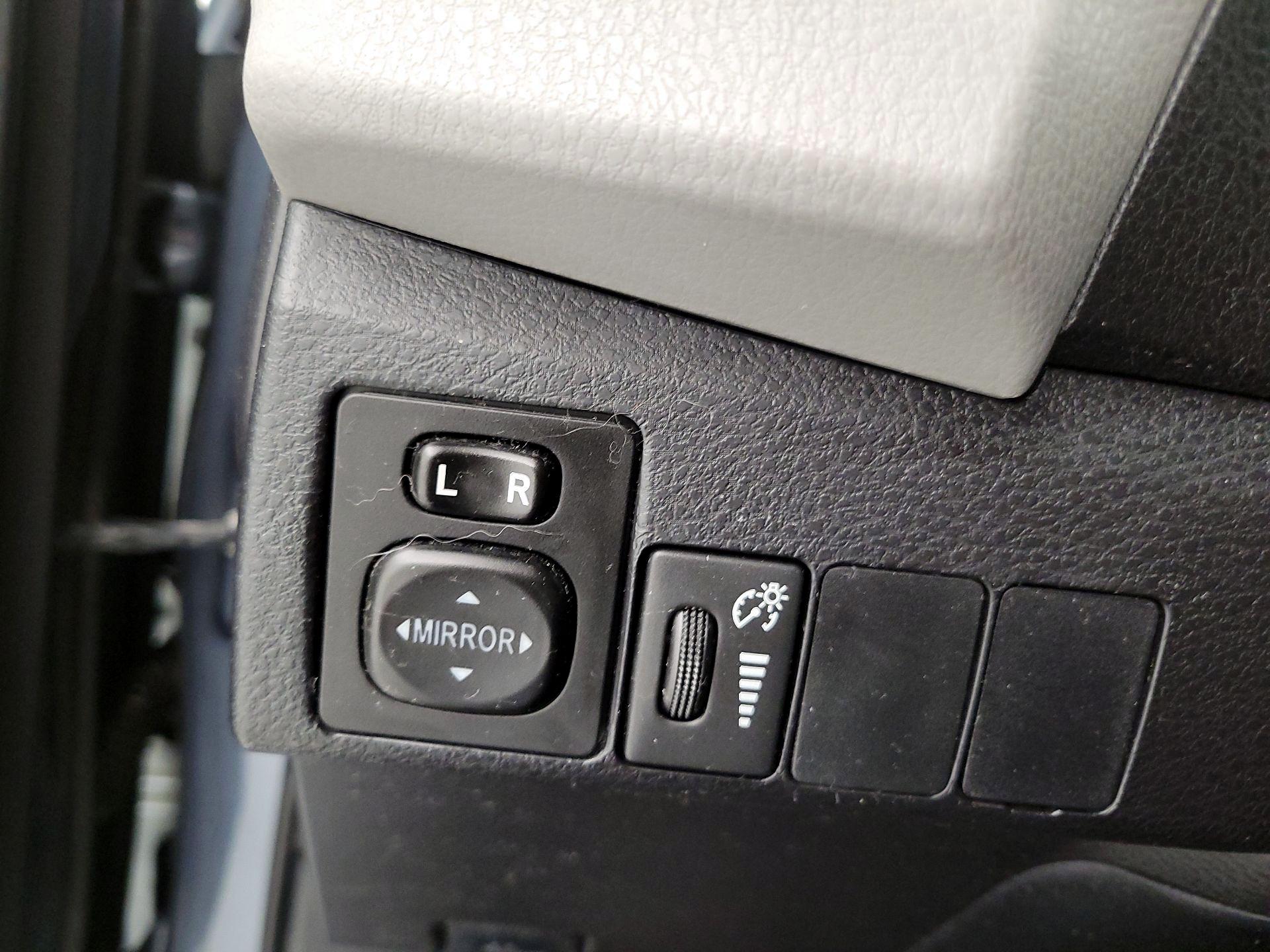 Thumbnail: 2015 Toyota Corolla - 13