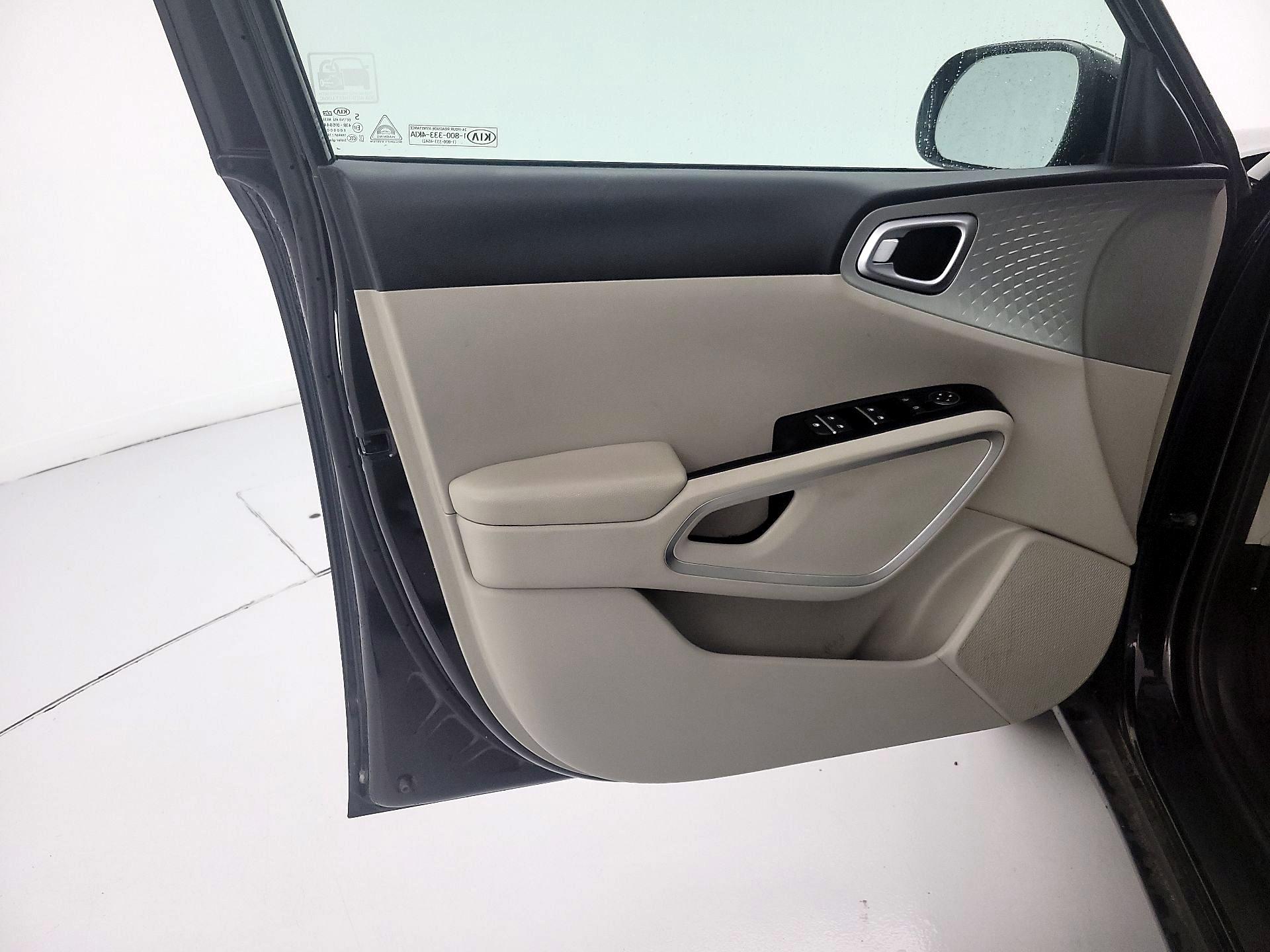 Thumbnail: 2020 Kia Soul - 12