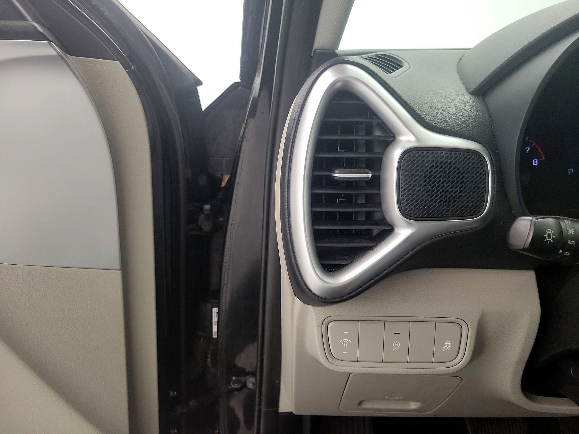 Thumbnail: 2020 Kia Soul - 13