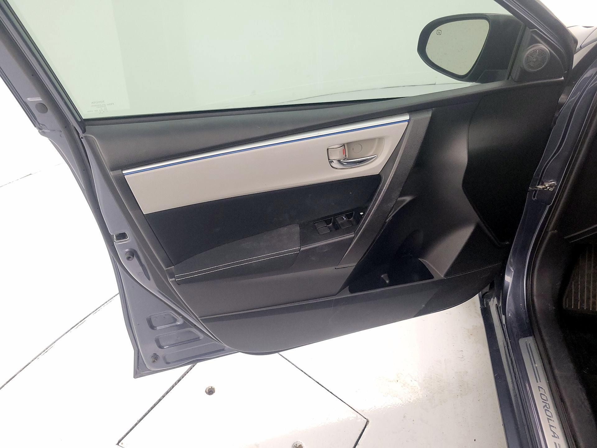 Thumbnail: 2015 Toyota Corolla - 12