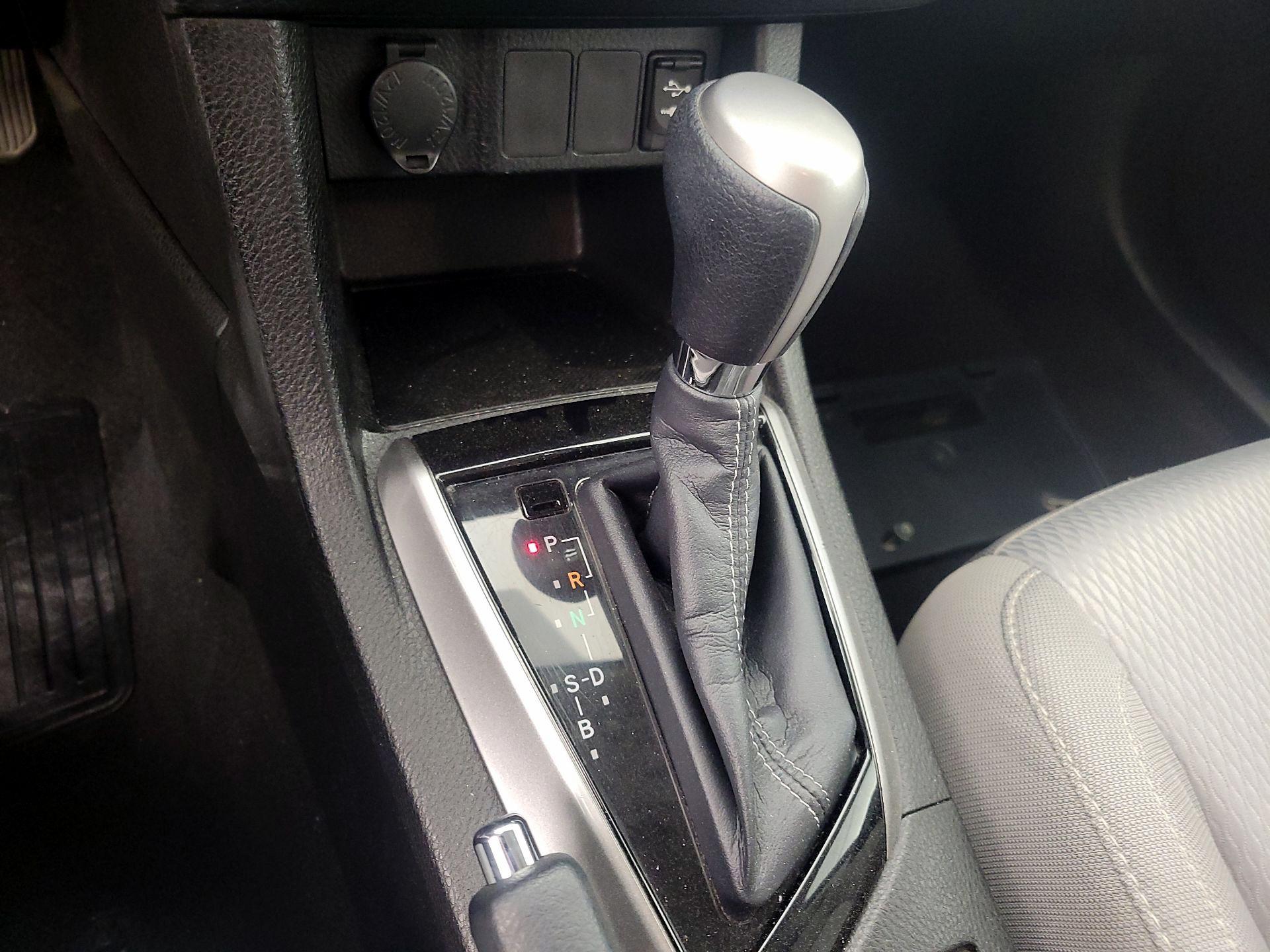 Thumbnail: 2015 Toyota Corolla - 17