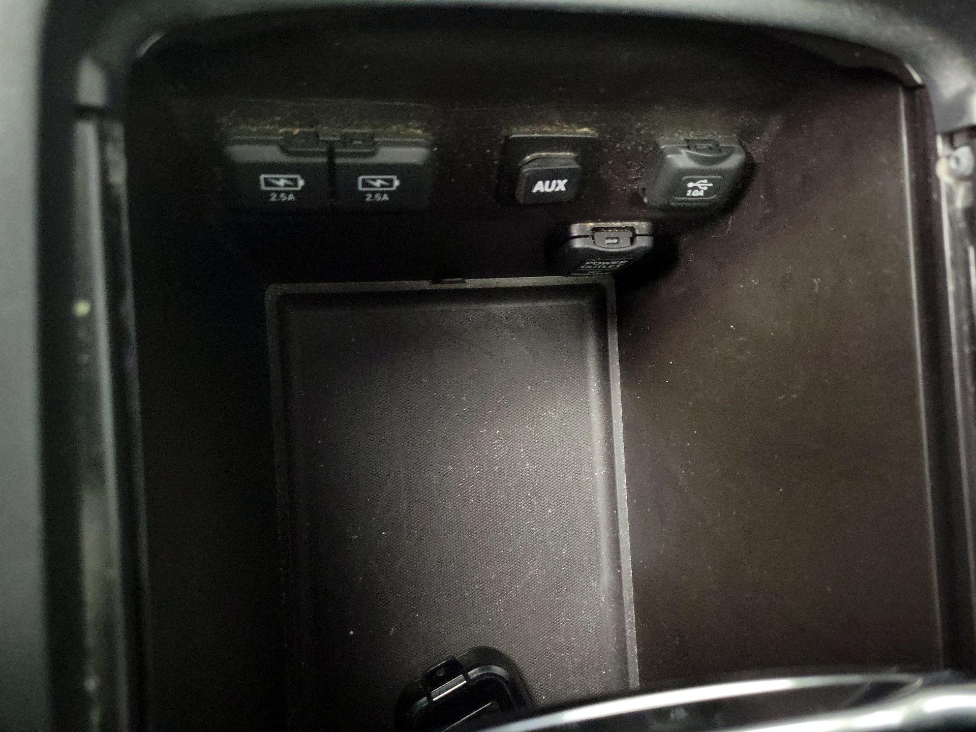 Thumbnail: 2017 Acura MDX - 18