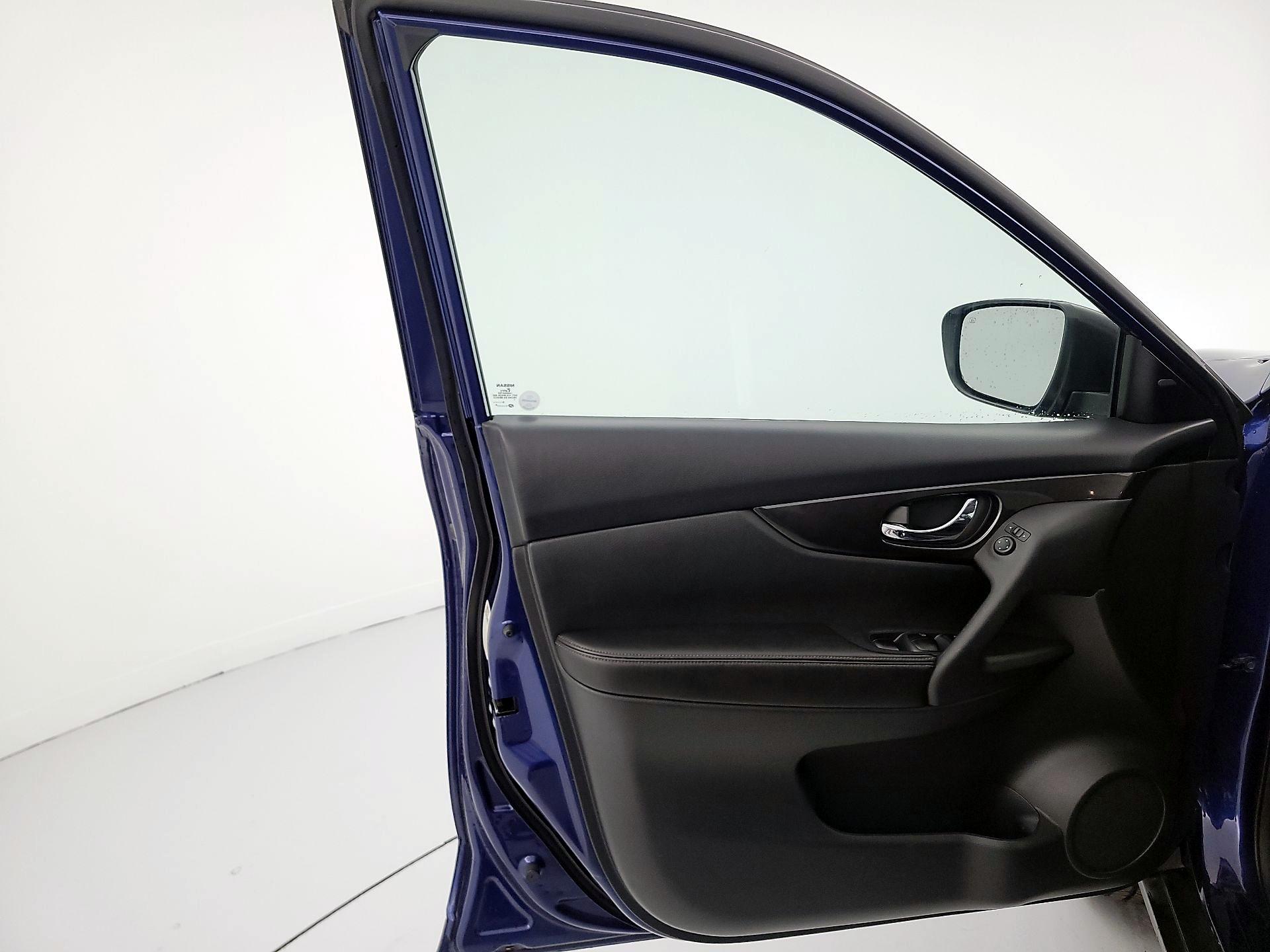 Thumbnail: 2019 Nissan Rogue - 12