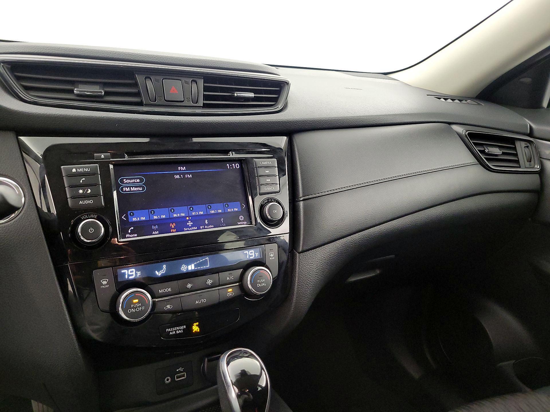 Thumbnail: 2019 Nissan Rogue - 15