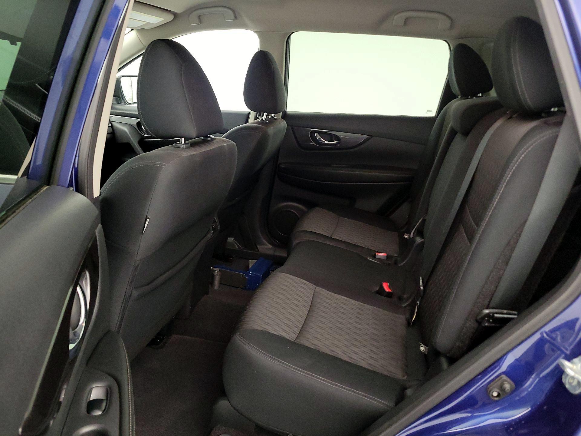 Thumbnail: 2019 Nissan Rogue - 19