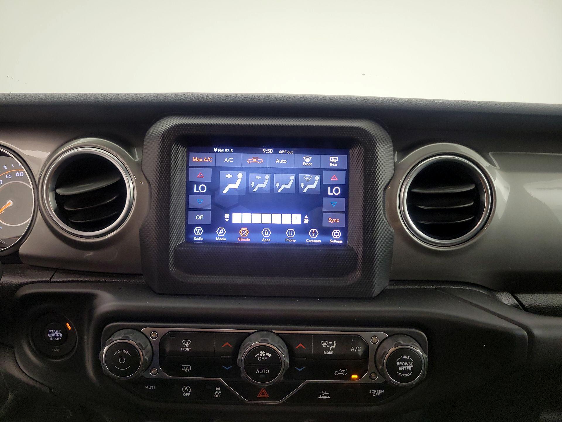 Thumbnail: 2020 Jeep Gladiator - 16