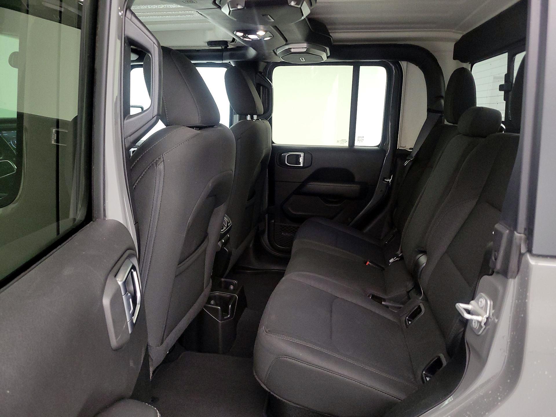 Thumbnail: 2020 Jeep Gladiator - 19