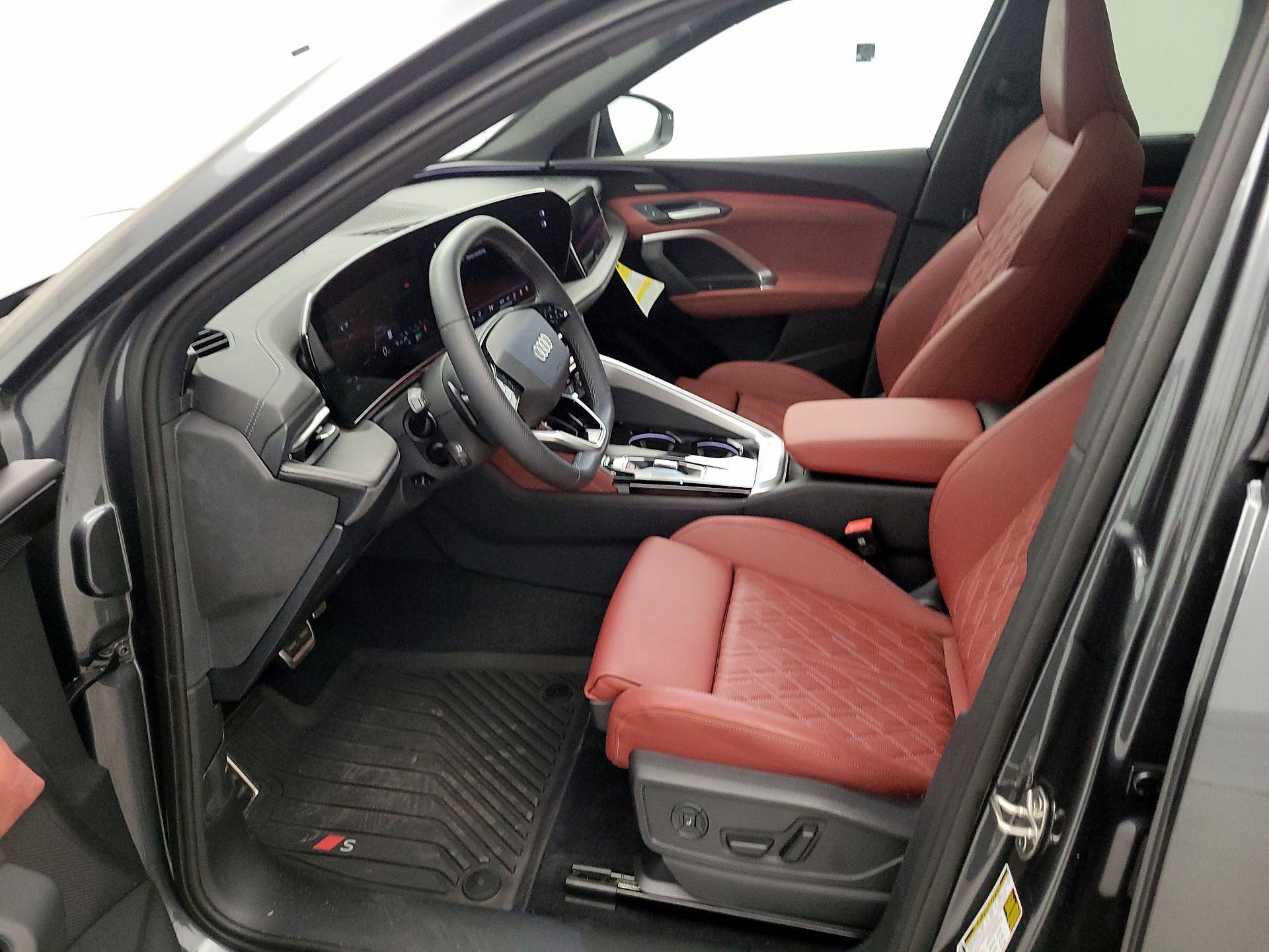 Thumbnail: 2025 Audi SQ5 - 11