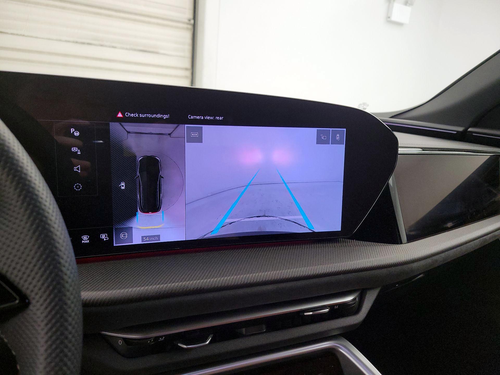 Thumbnail: 2025 Audi SQ5 - 13