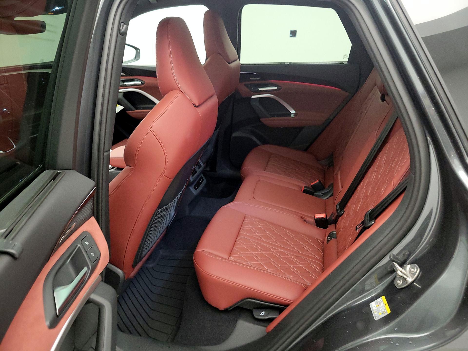 Thumbnail: 2025 Audi SQ5 - 19