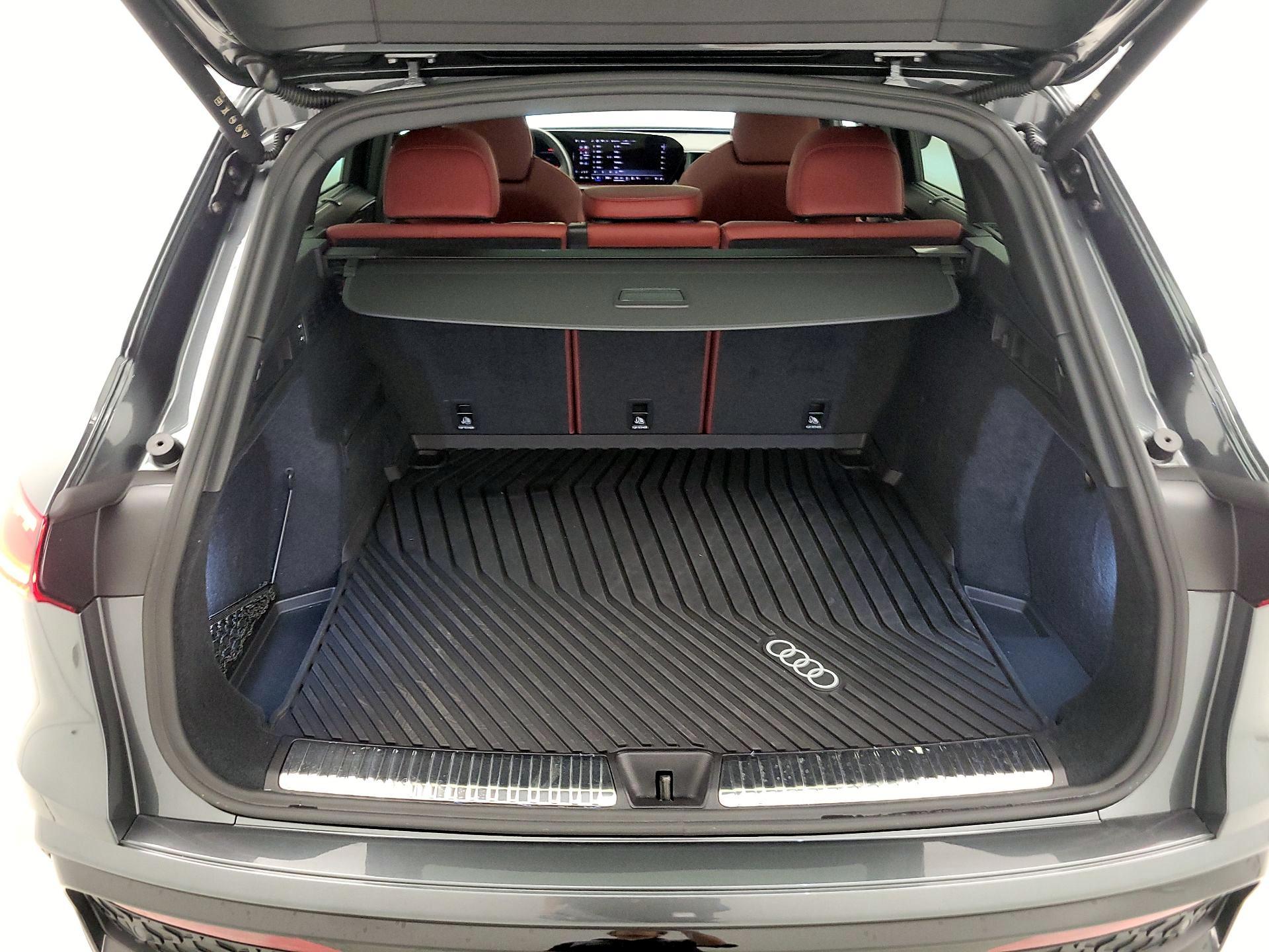 Thumbnail: 2025 Audi SQ5 - 20