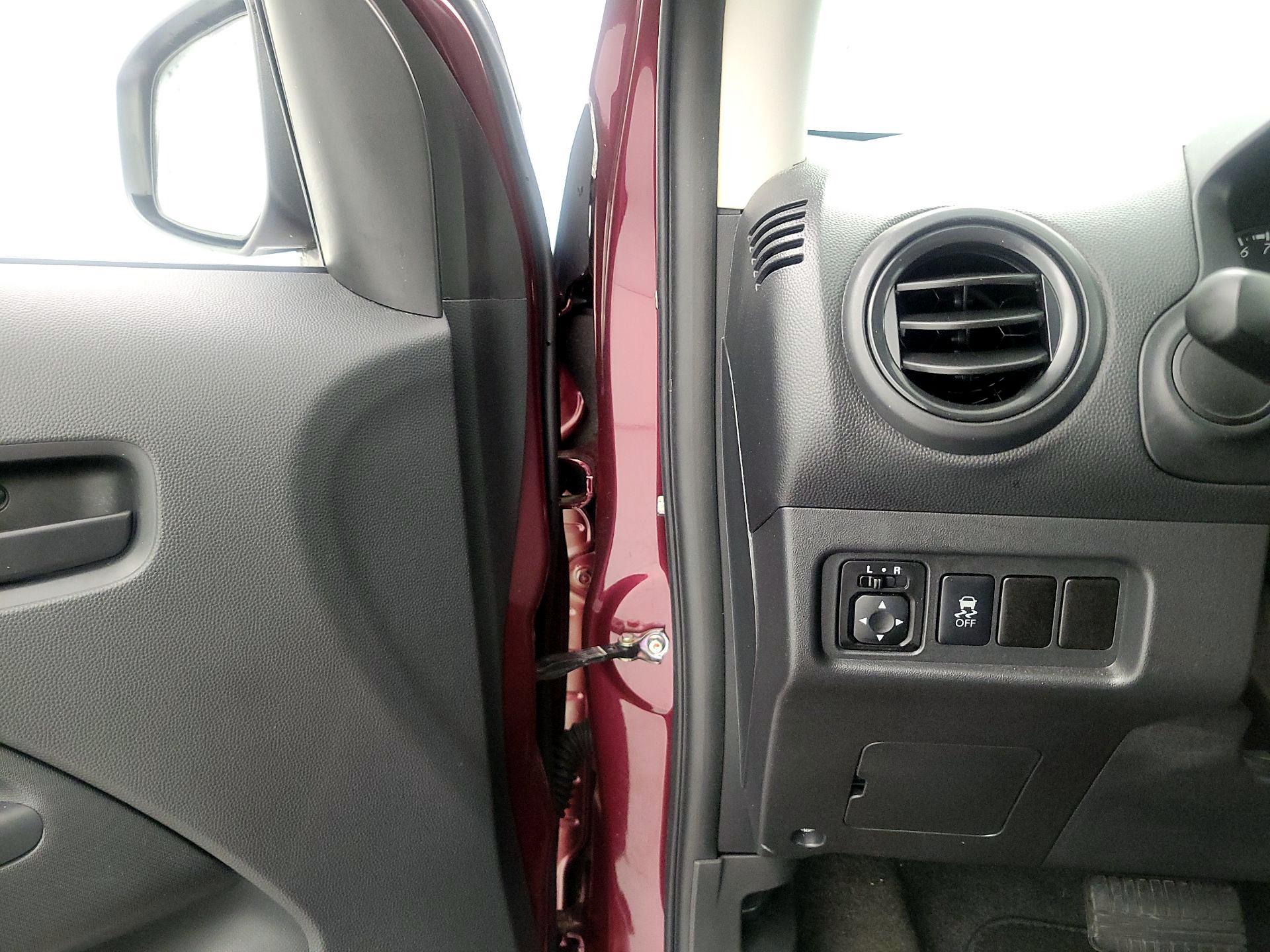 Thumbnail: 2018 Mitsubishi Mirage - 13