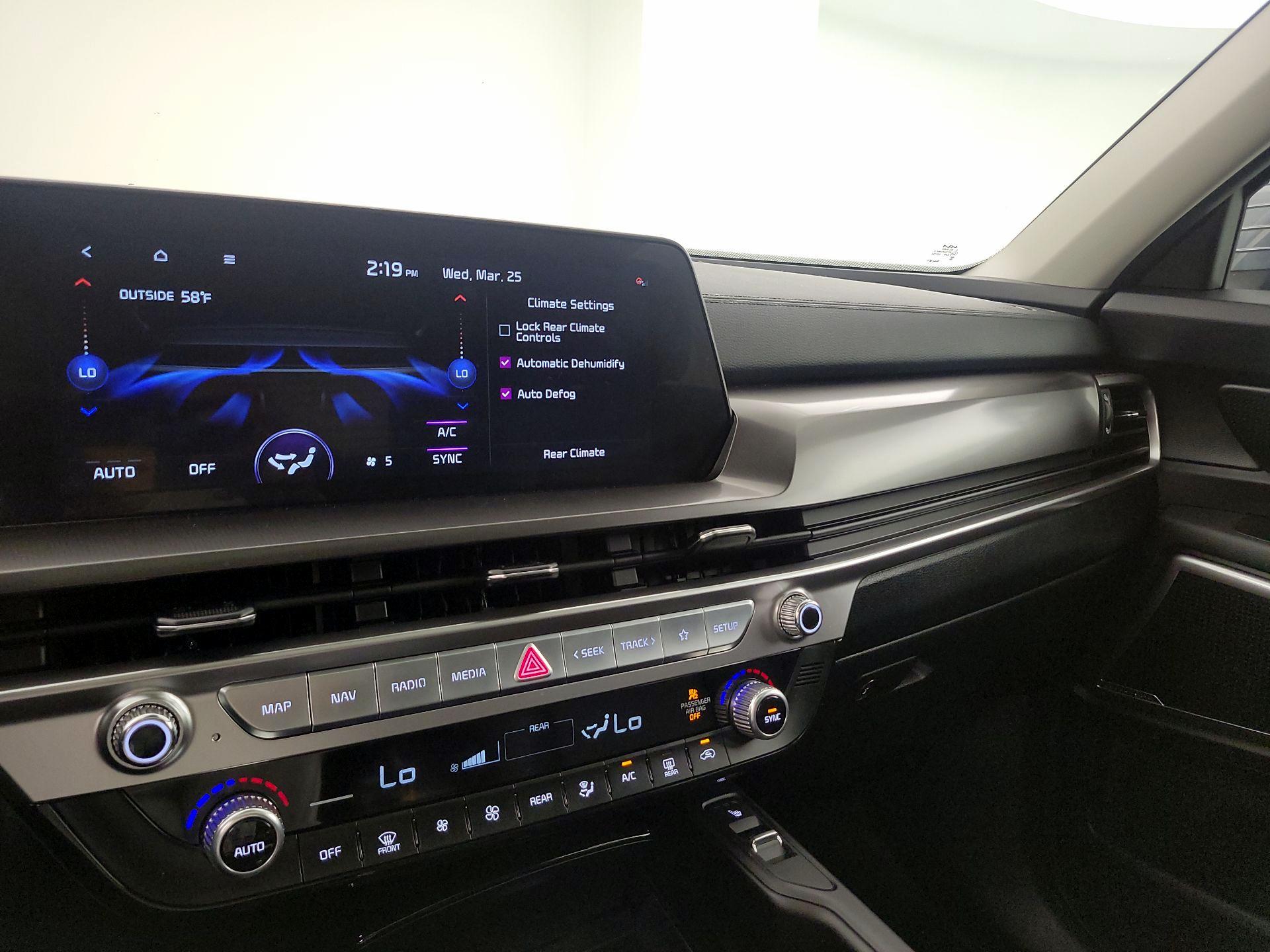 Thumbnail: 2025 Kia Telluride - 17