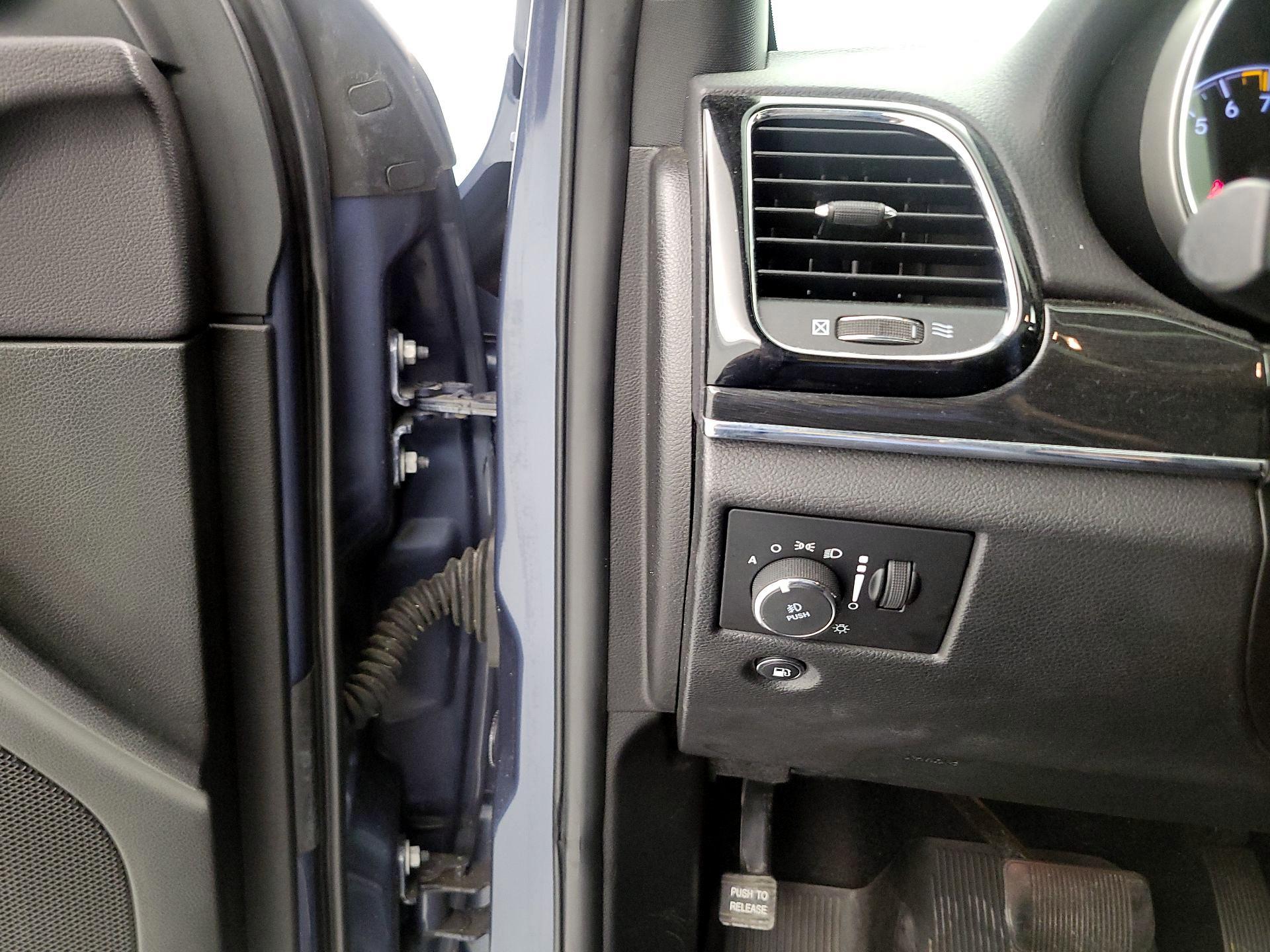 Thumbnail: 2019 Jeep Grand Cherokee - 13