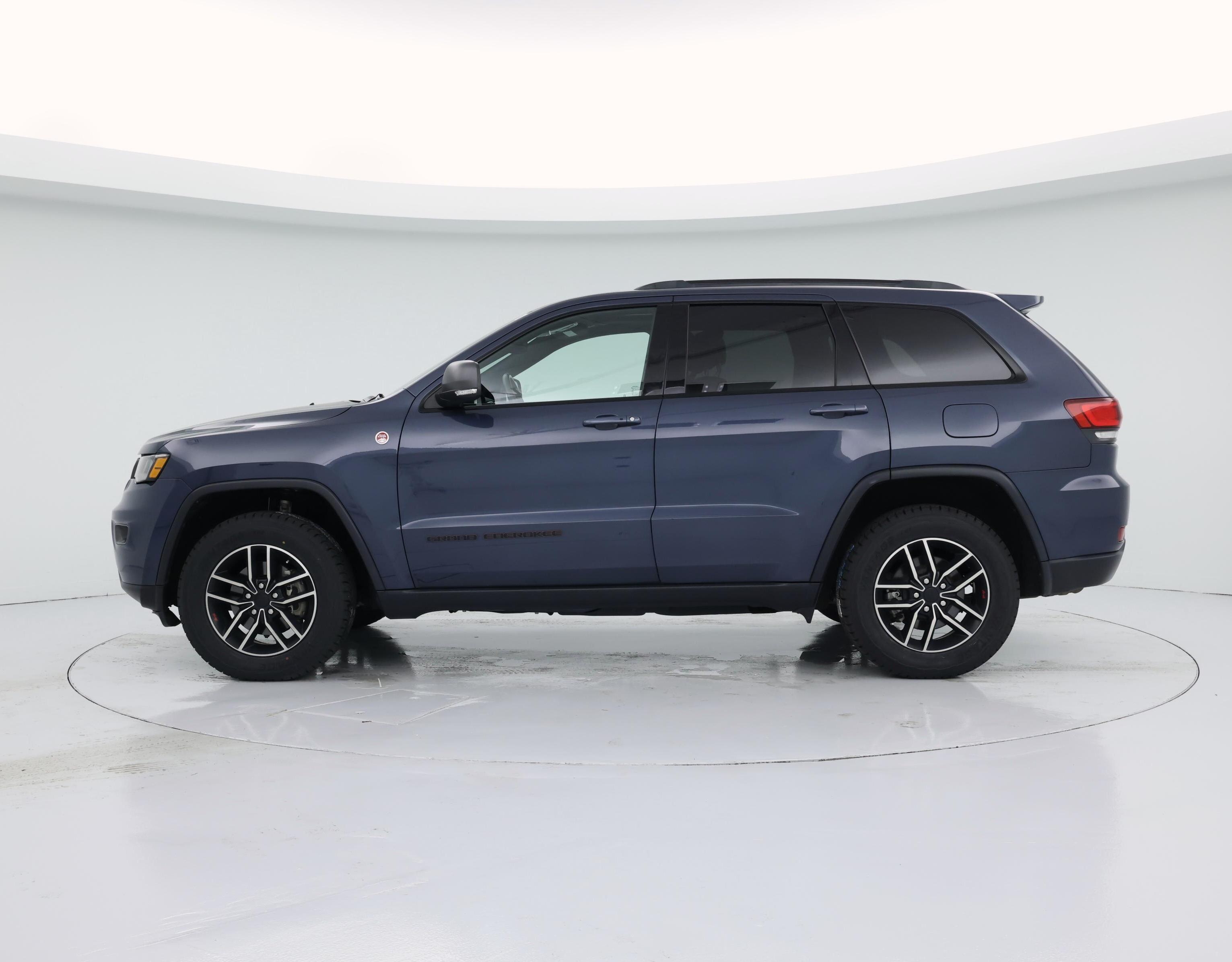 Thumbnail: 2019 Jeep Grand Cherokee - 3