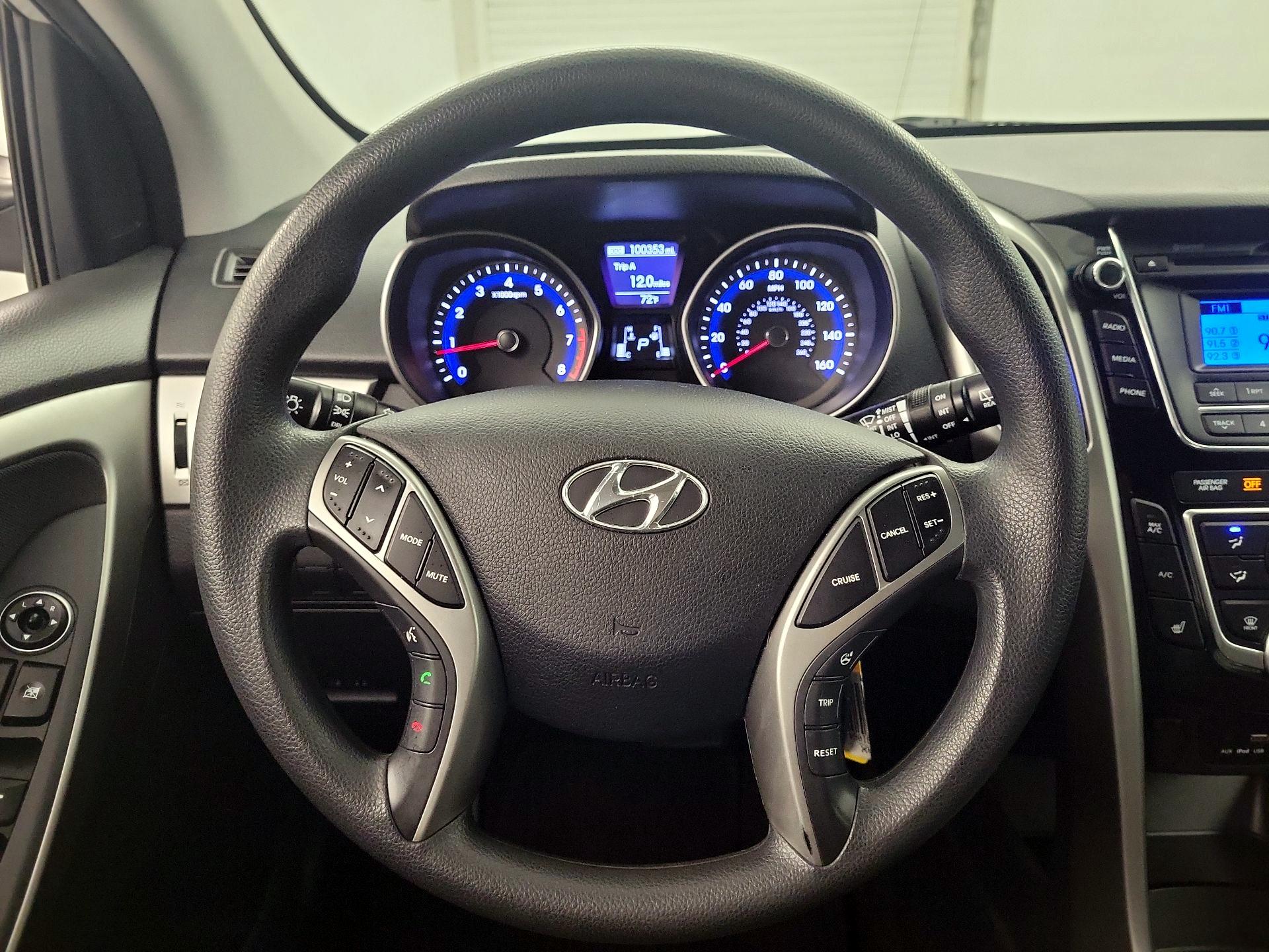 Thumbnail: 2016 Hyundai Elantra - 10
