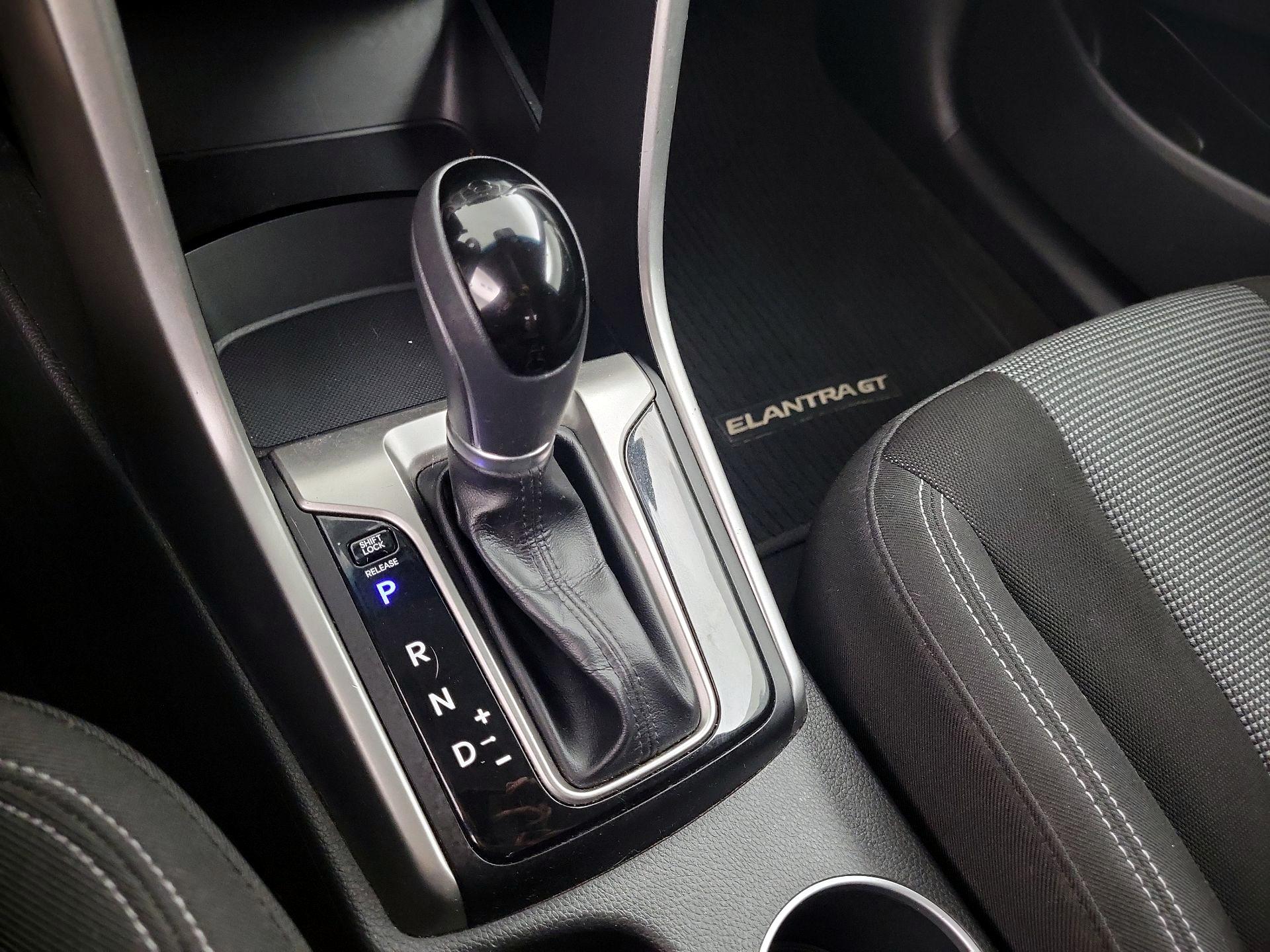 Thumbnail: 2016 Hyundai Elantra - 16