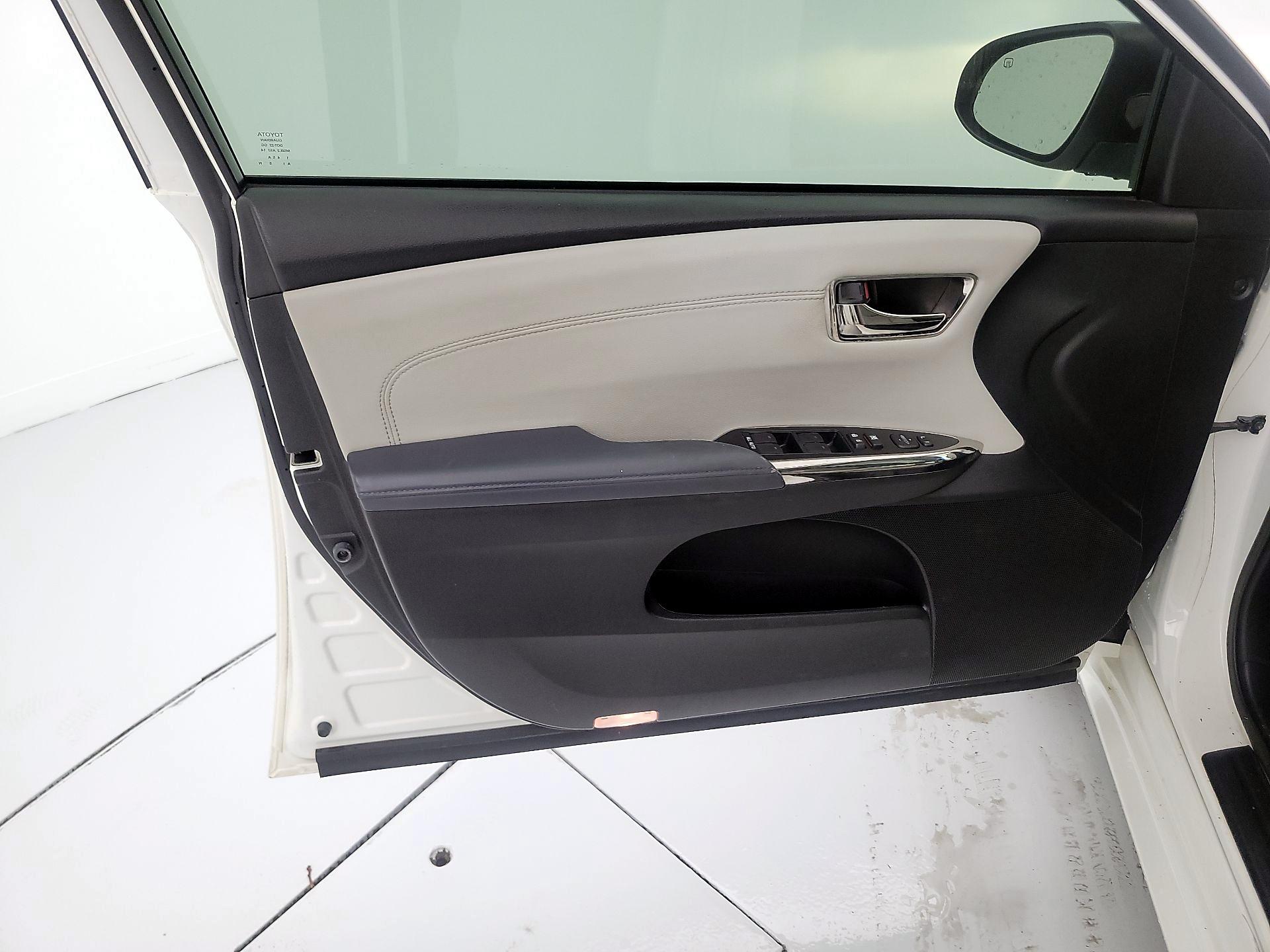 Thumbnail: 2014 Toyota Avalon - 12