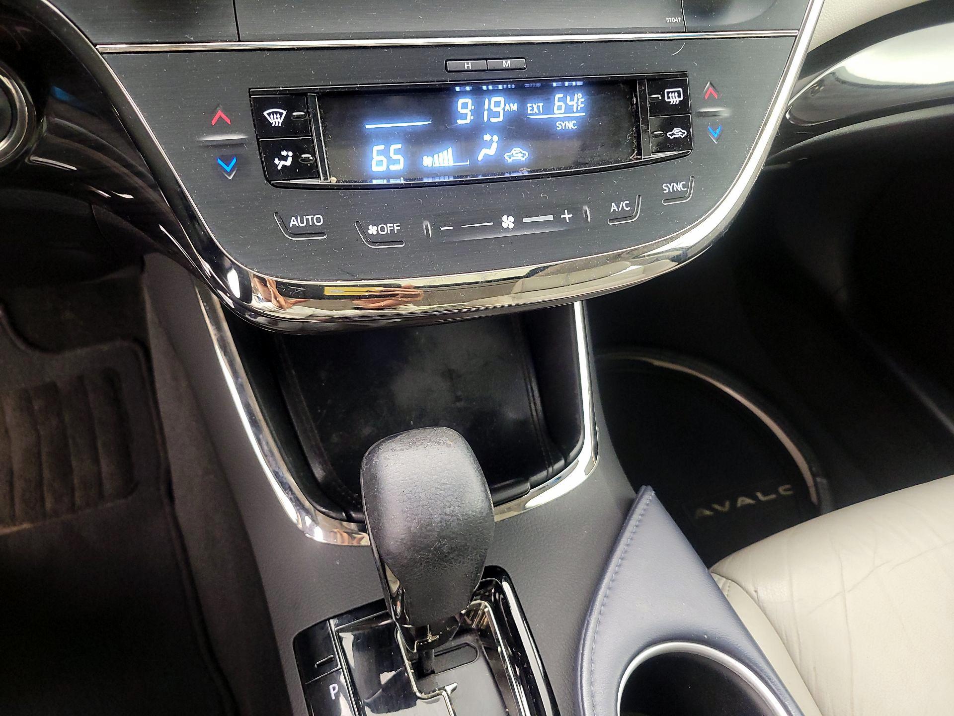 Thumbnail: 2014 Toyota Avalon - 16