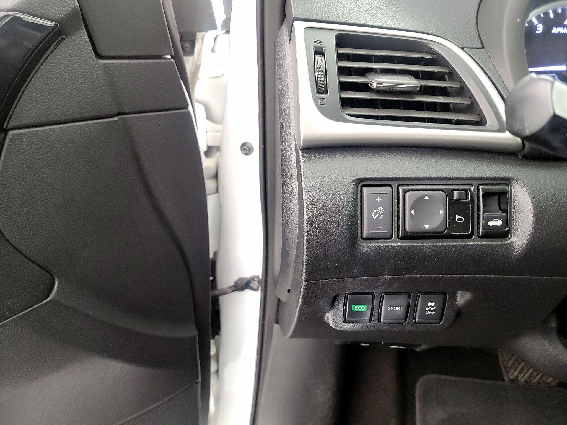 Thumbnail: 2017 Nissan Sentra - 13