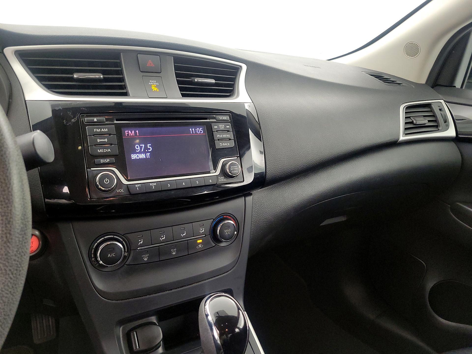 Thumbnail: 2017 Nissan Sentra - 15