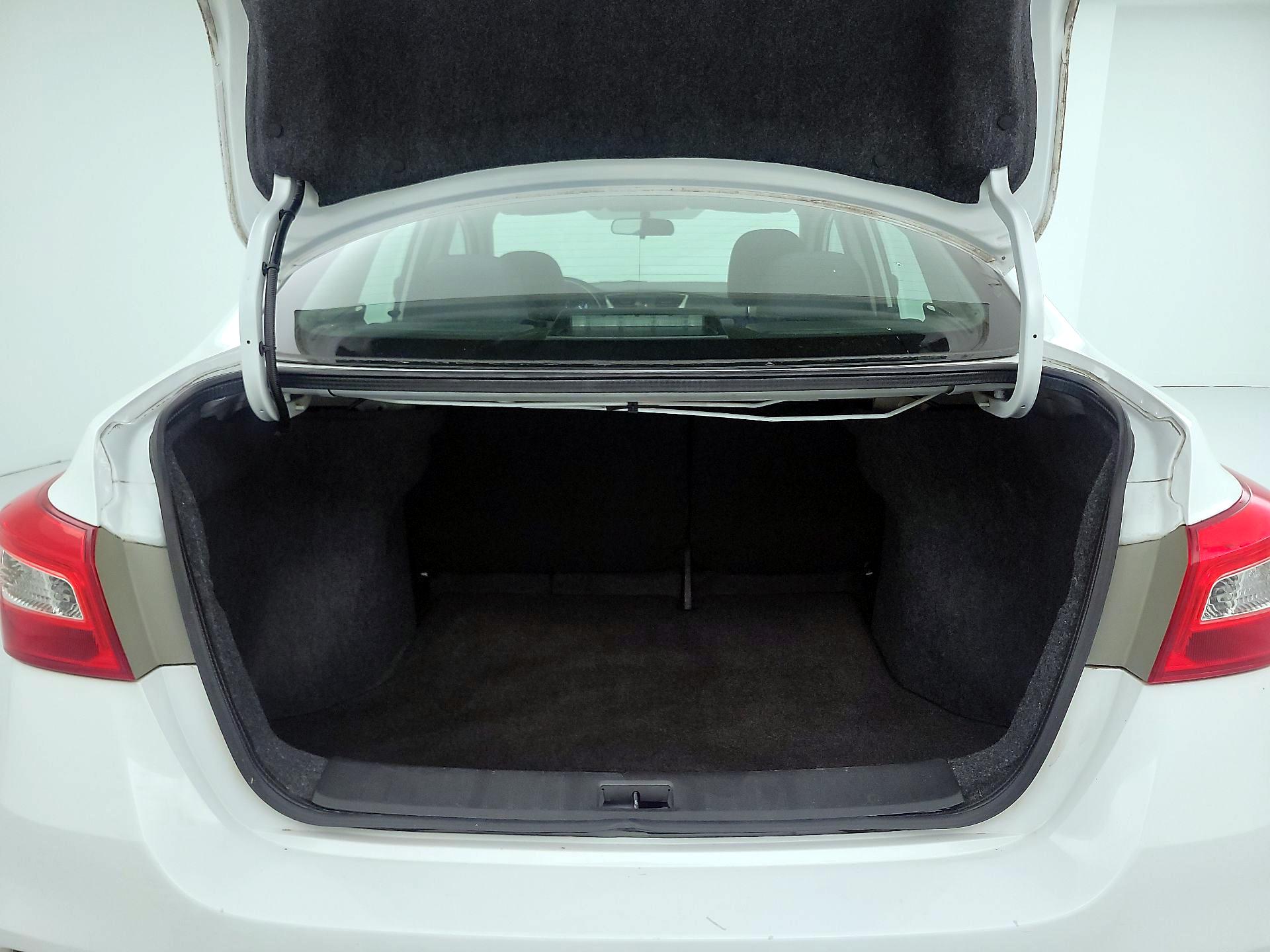 Thumbnail: 2017 Nissan Sentra - 20