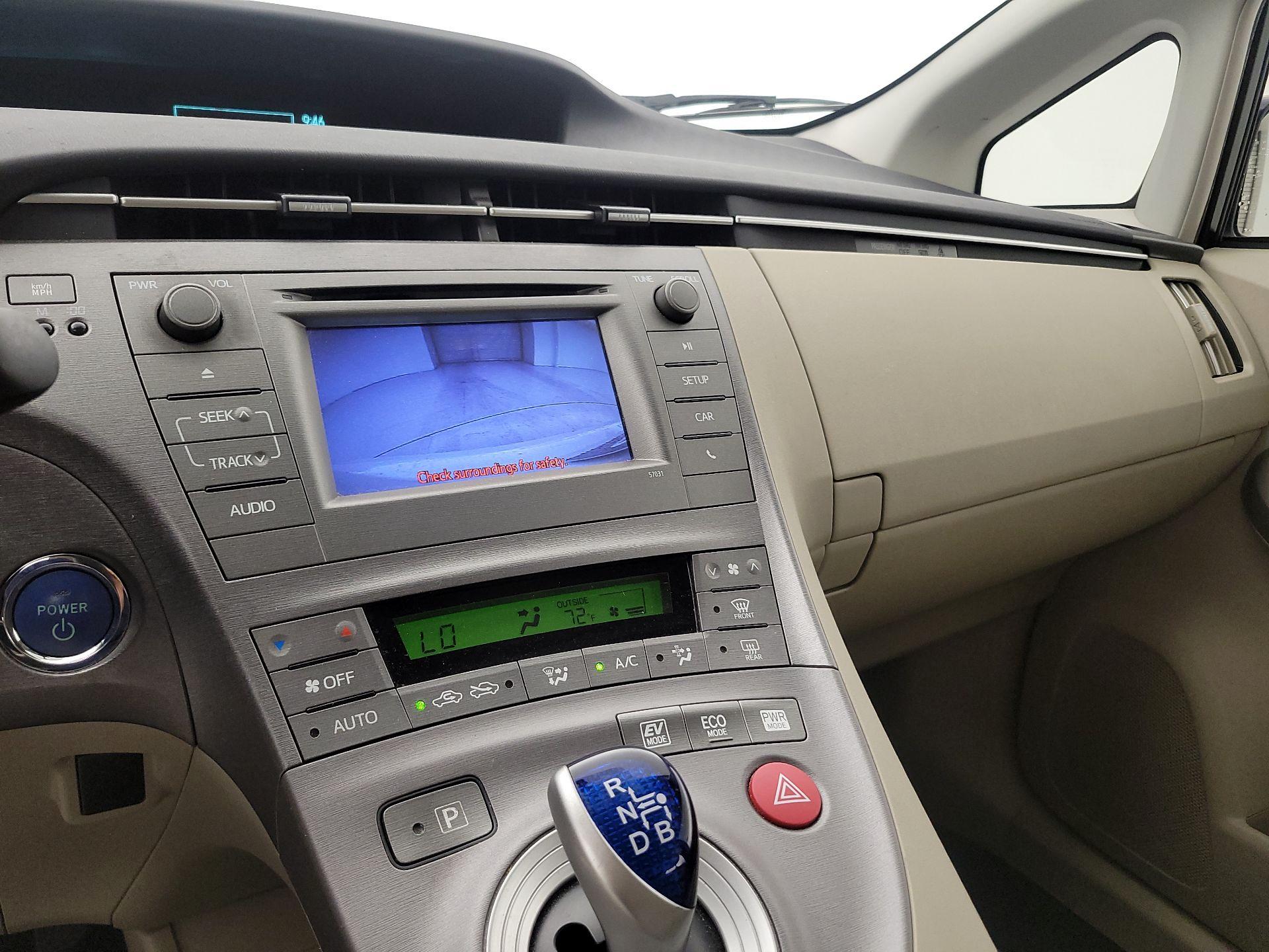 Thumbnail: 2015 Toyota Prius - 14