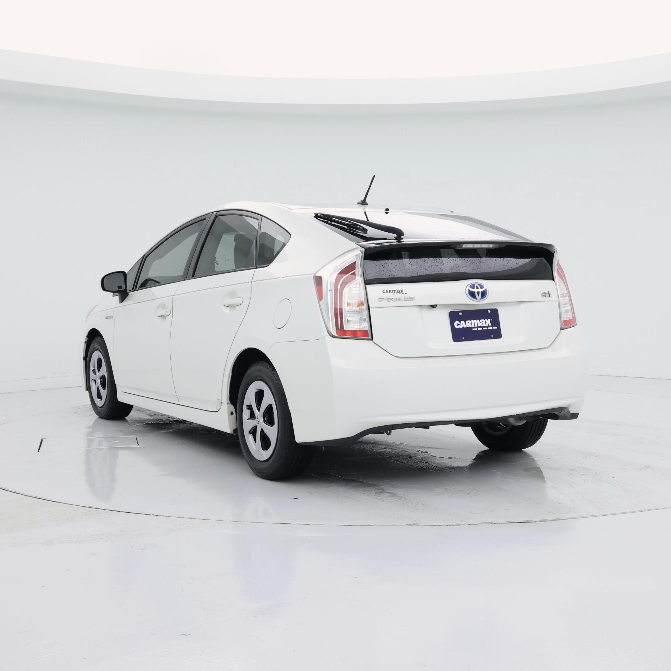 Thumbnail: 2015 Toyota Prius - 2