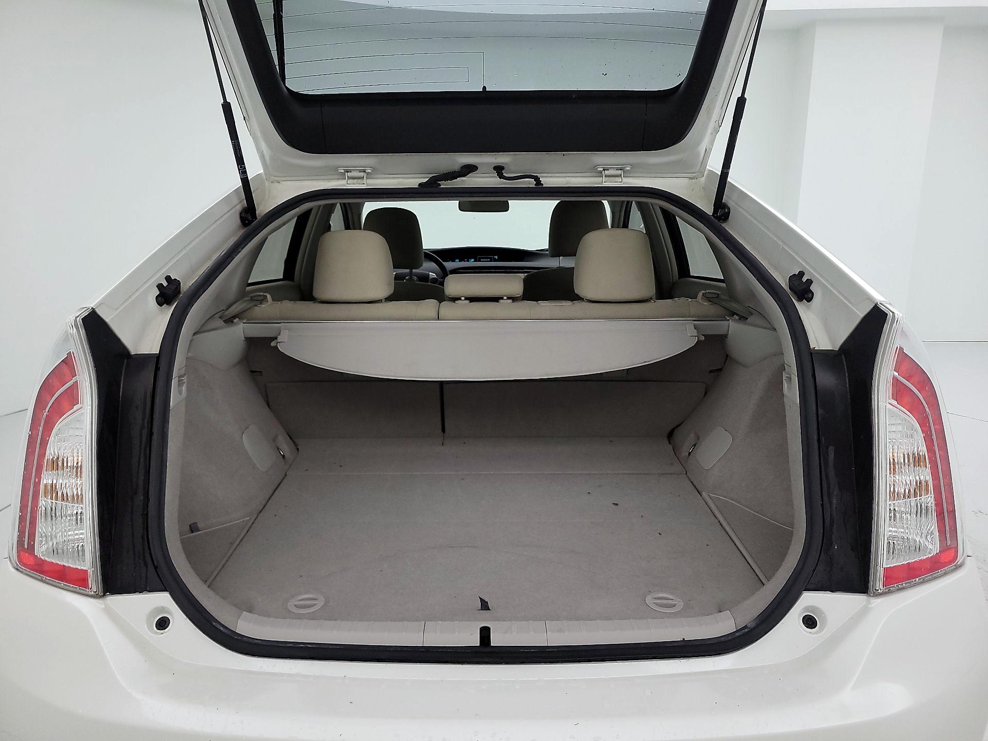 Thumbnail: 2015 Toyota Prius - 20