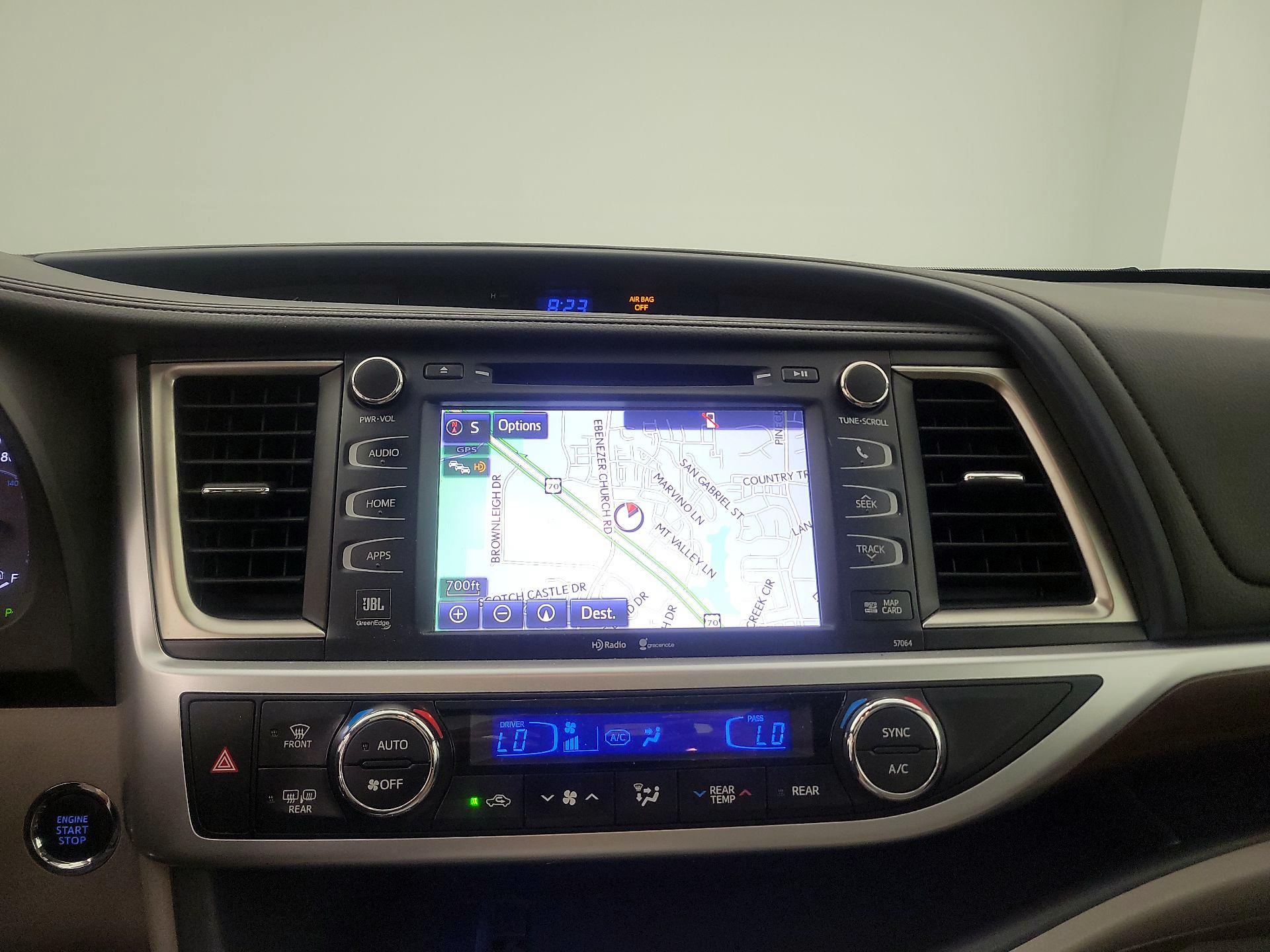 Thumbnail: 2015 Toyota Highlander - 14