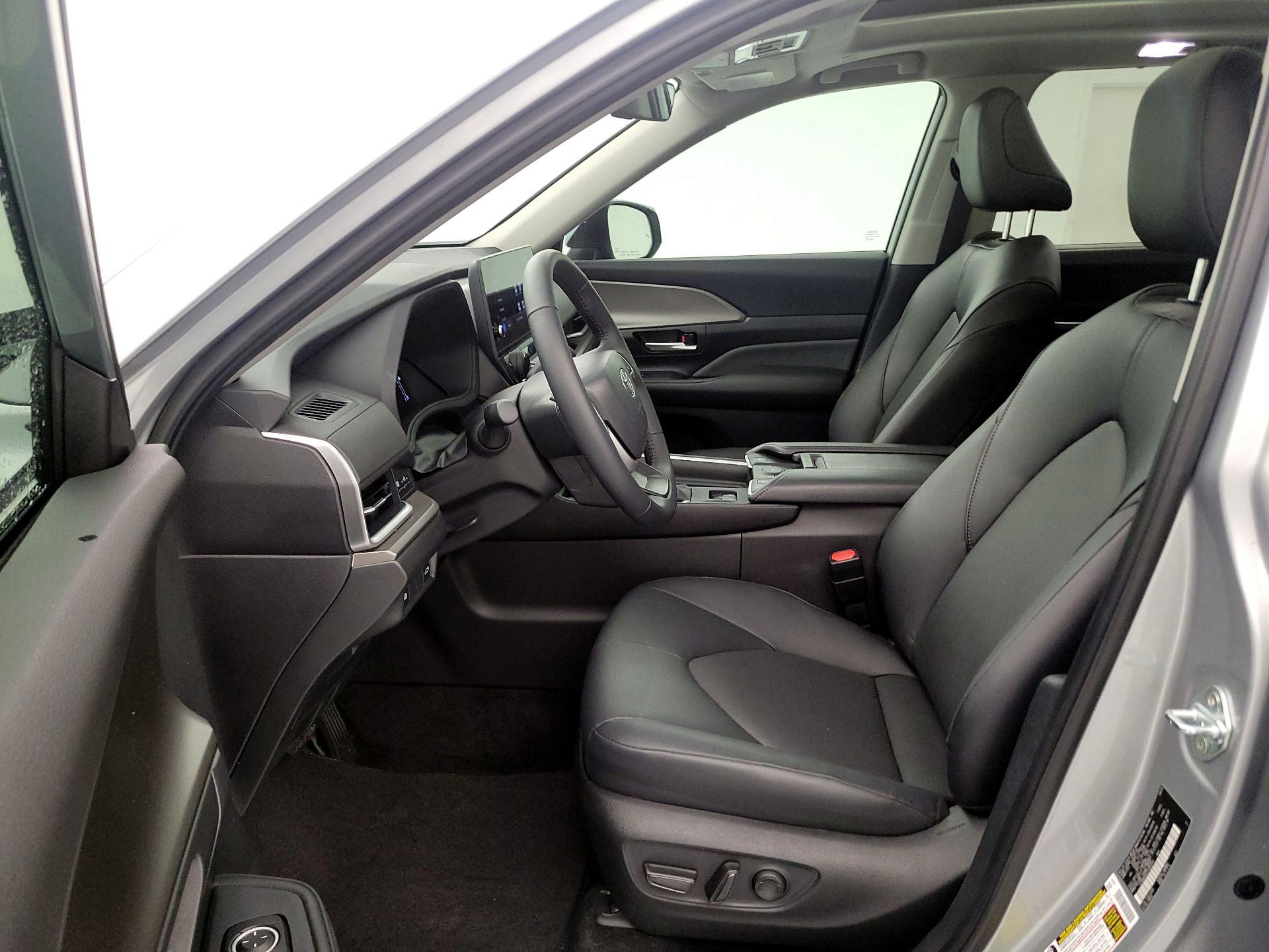 Thumbnail: 2026 Toyota Highlander - 11