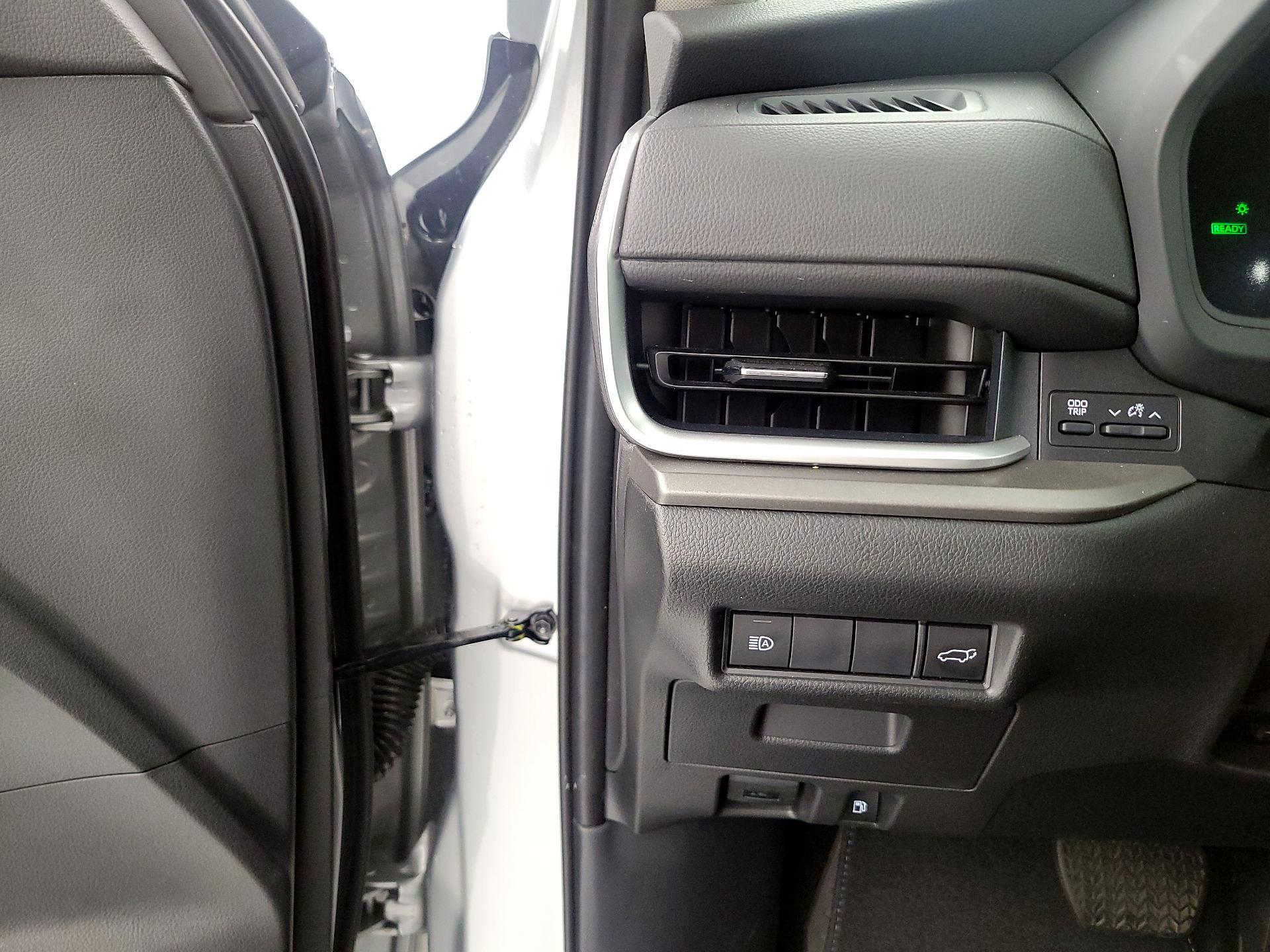 Thumbnail: 2026 Toyota Highlander - 13