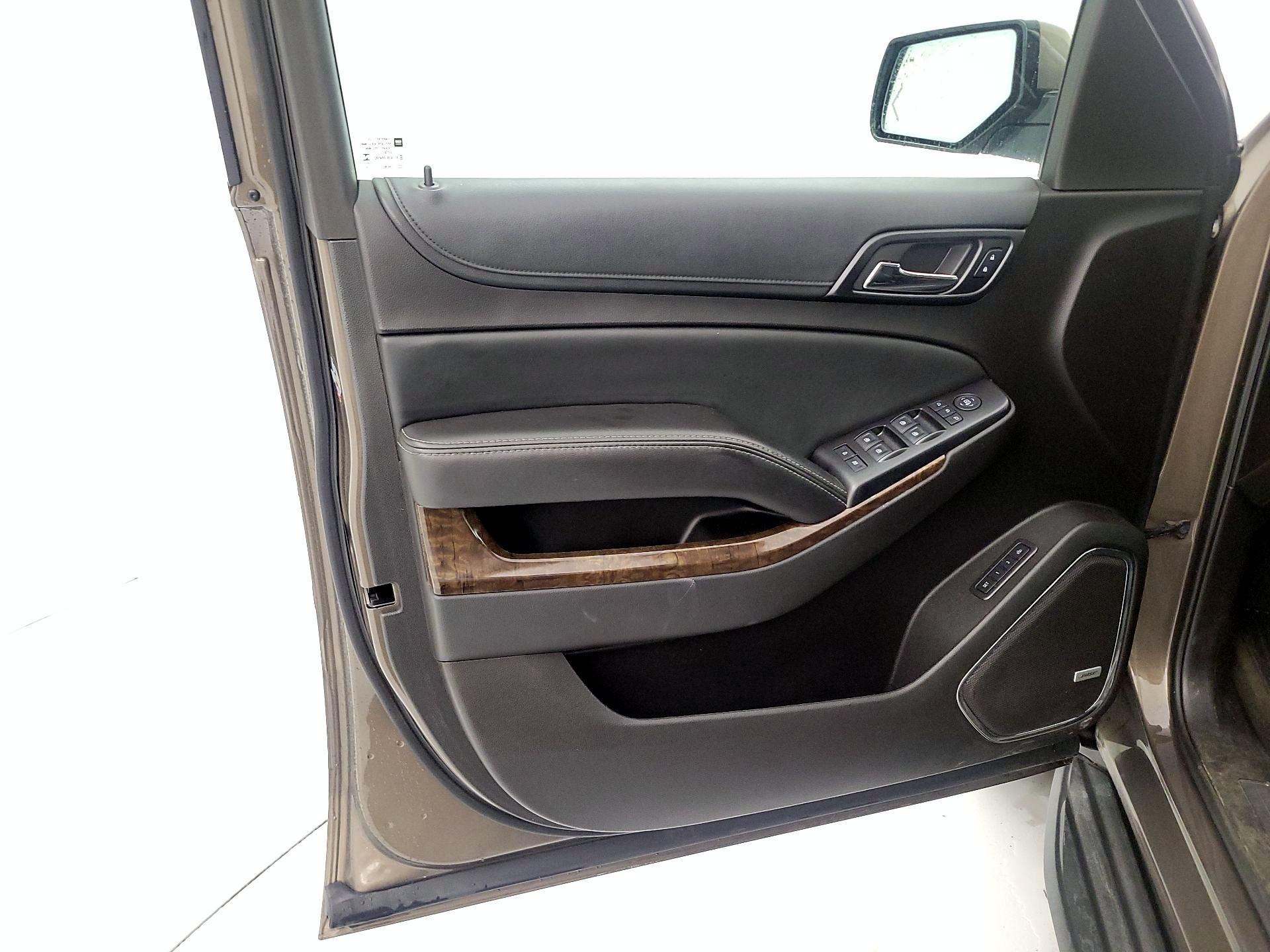 Thumbnail: 2016 Chevrolet Tahoe - 12